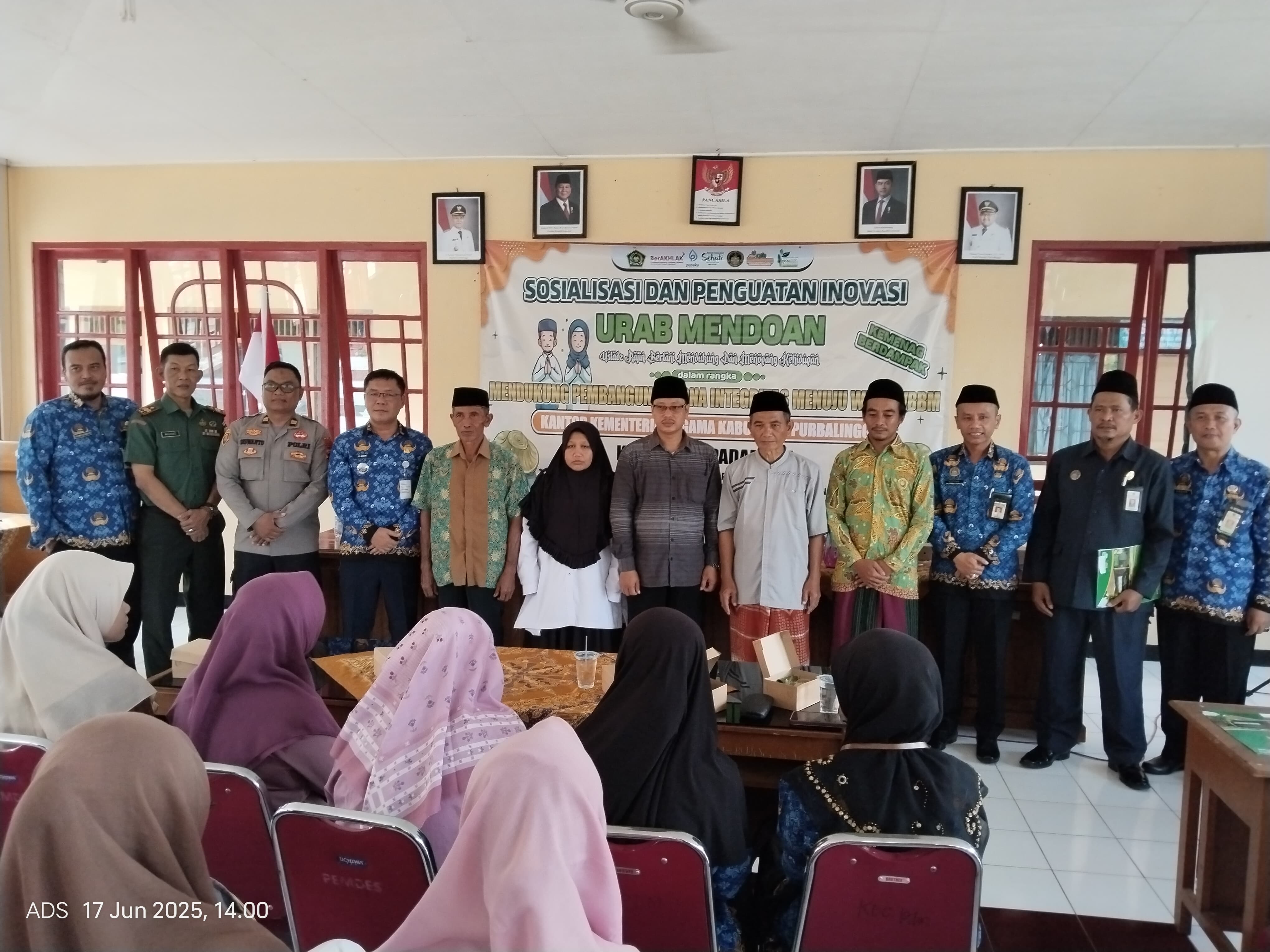 Penerima manfaat Urab Mendoan Kankemenag Purbalingga di Kec. Padamara
