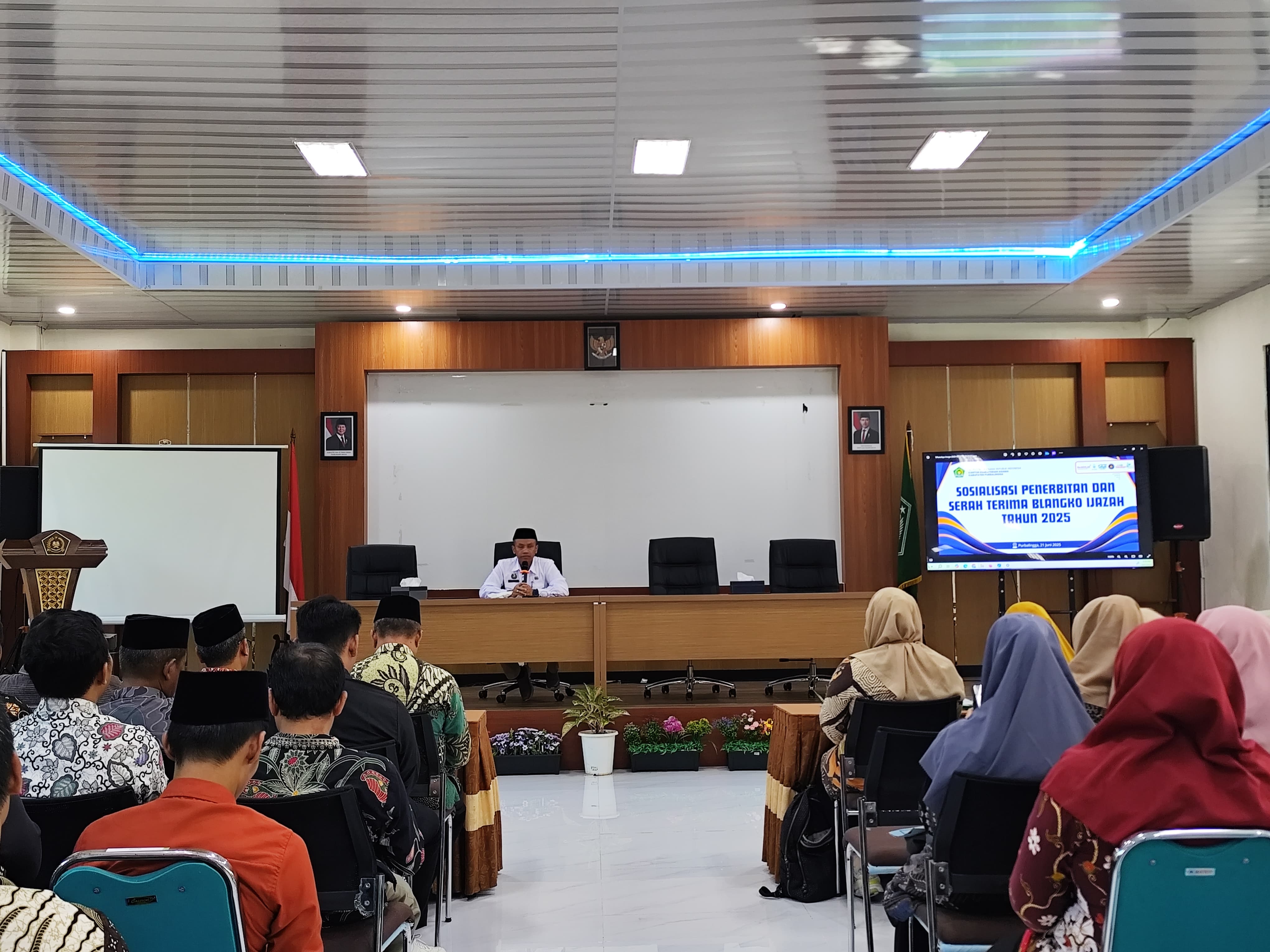 Serah Terima Blangko Ijazah MTs dan MI Tahun 2025, Seksi Penma Kemenag Purbalingga Tekankan Ketelitian dan Pelayanan Optimal
