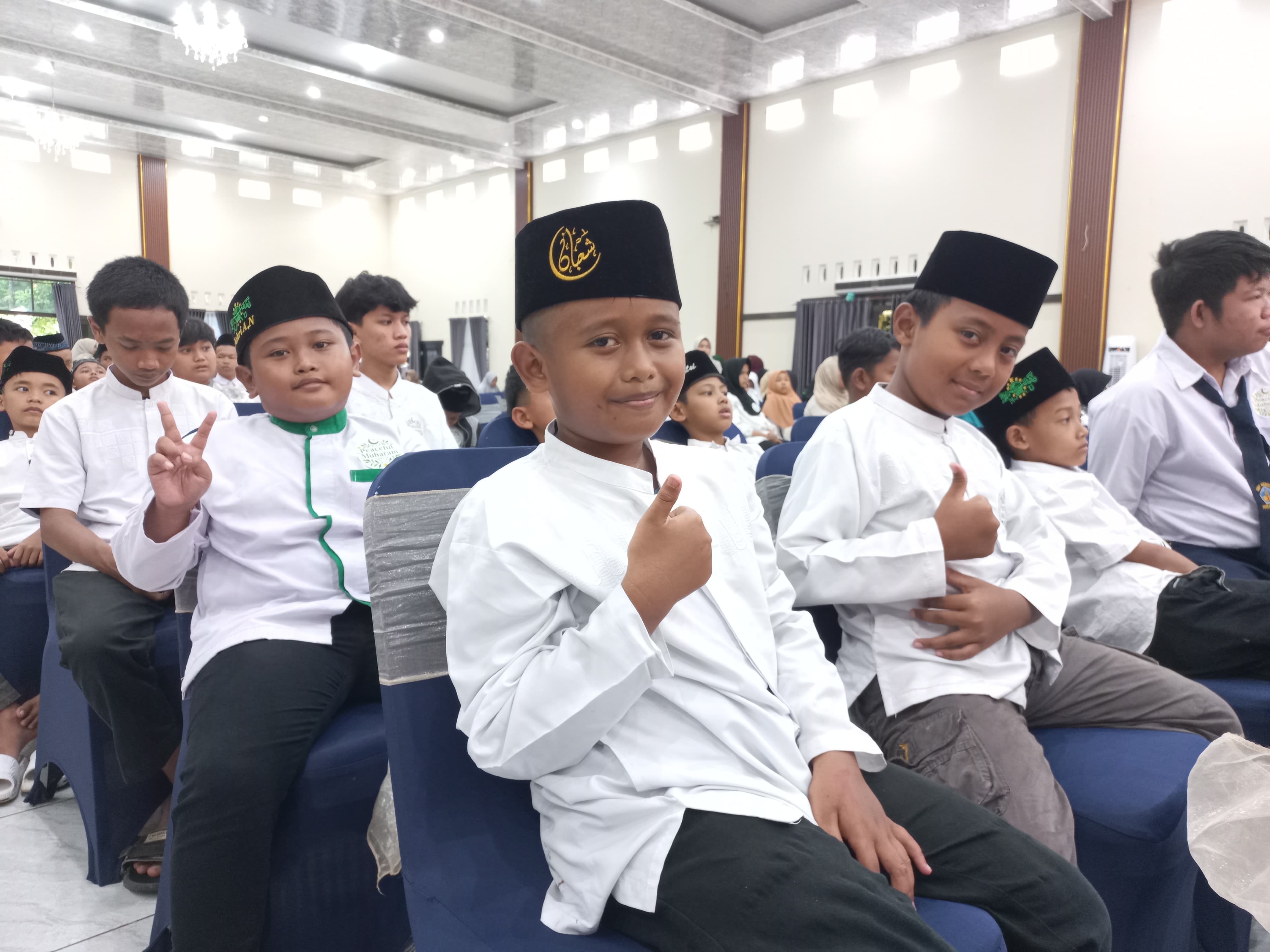 Ceria mendongeng bersama anak yatim dan difabel