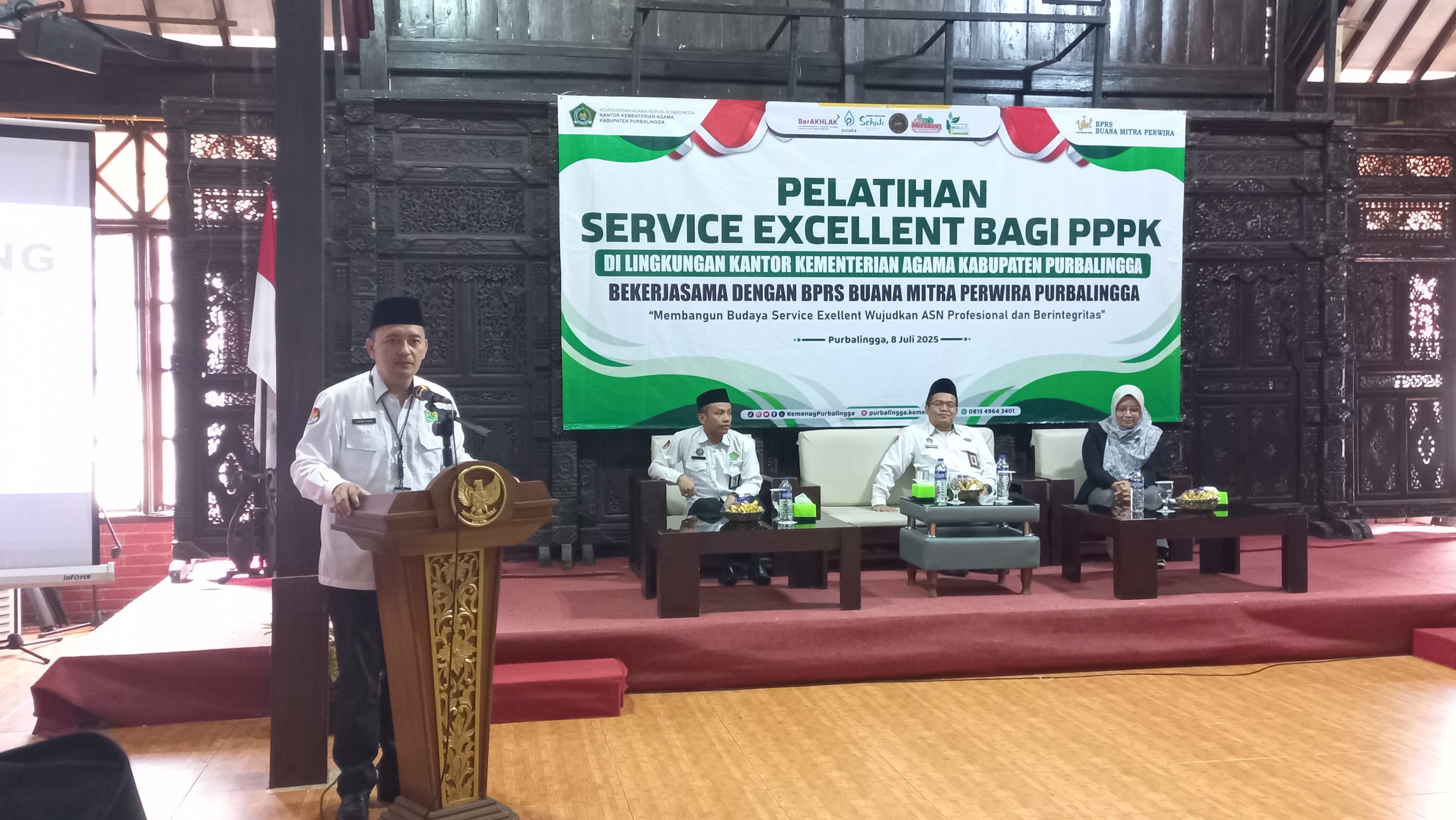 Service Excellent, Kabag TU Wahid Arbani