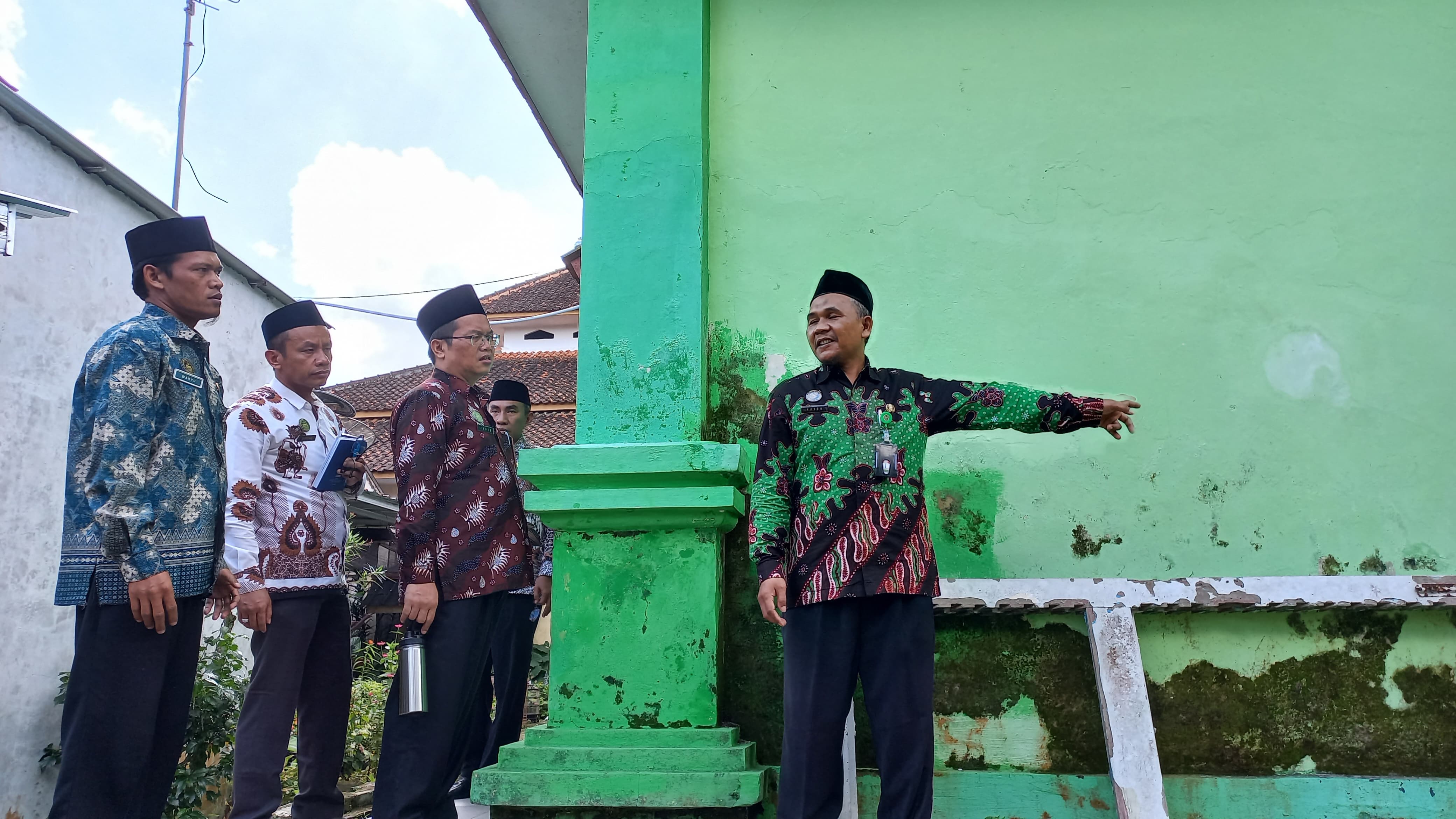 Monev PZI KUA Karangmoncol 2