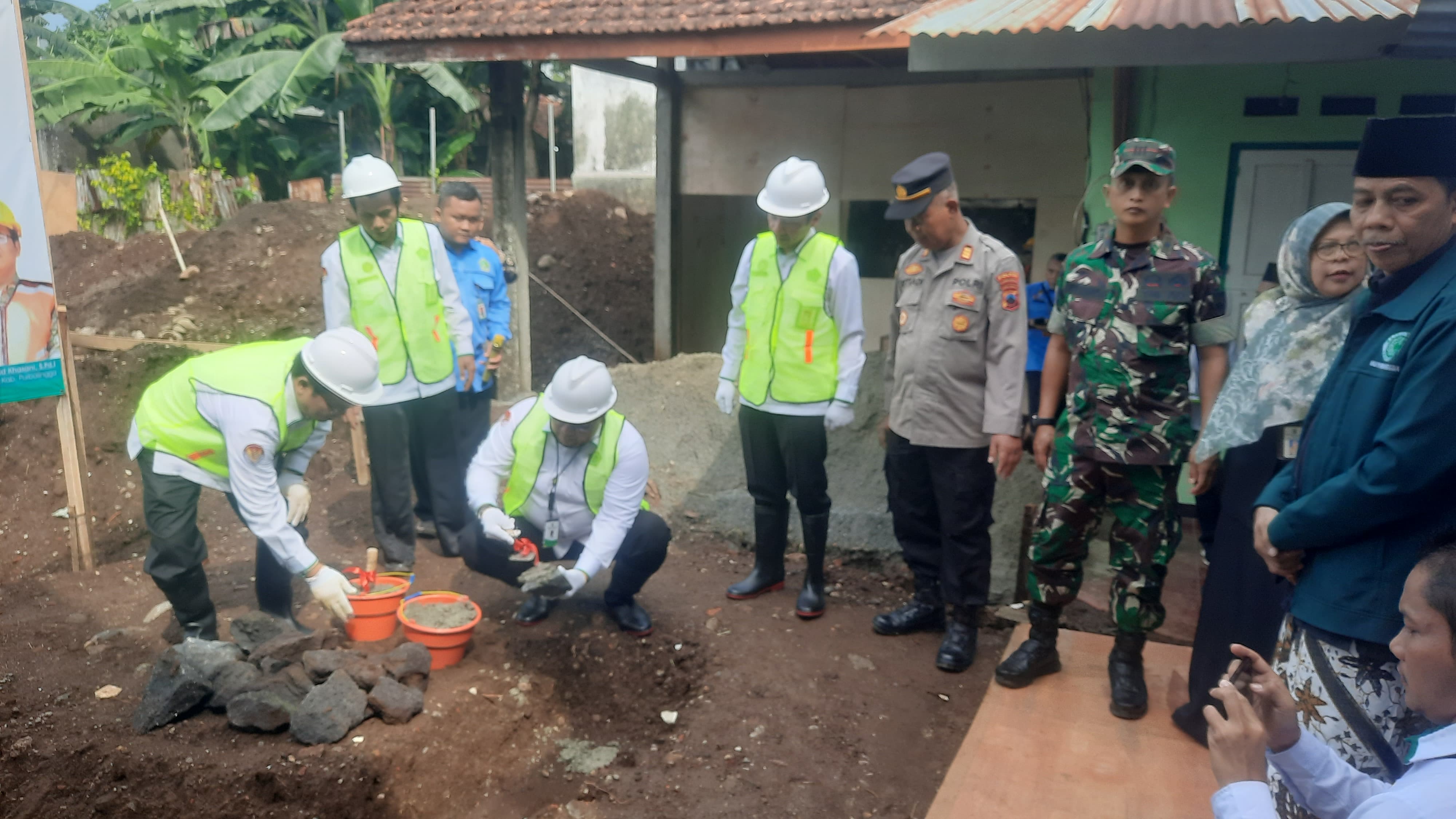 Peletakkan Batu Pertama Gedung KUA Purbalingga SBSN 2025