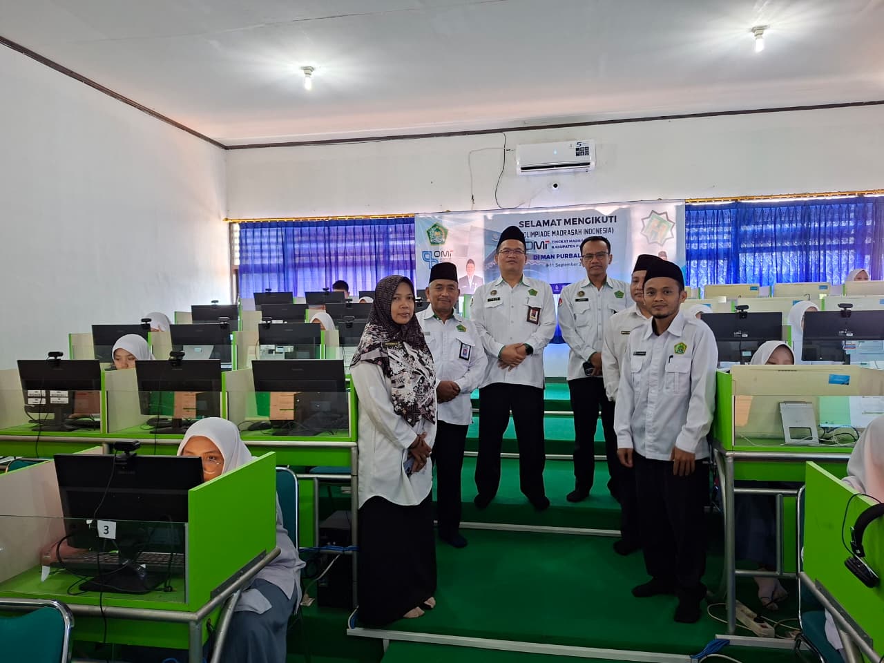 Tinjau OMI Sains di MAN Purbalingga