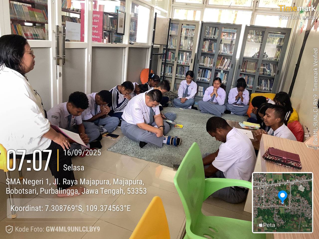 Penyuluhu Kristen dampingi Siswa SMAN 1 Bobotsari mengenai Literasi Beragama