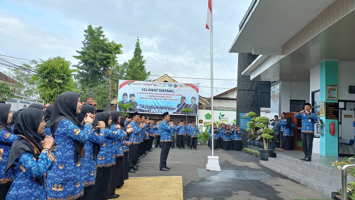 Briefing ZI Kemenag Purbalingga setelah Apel Penghormatan Bendera