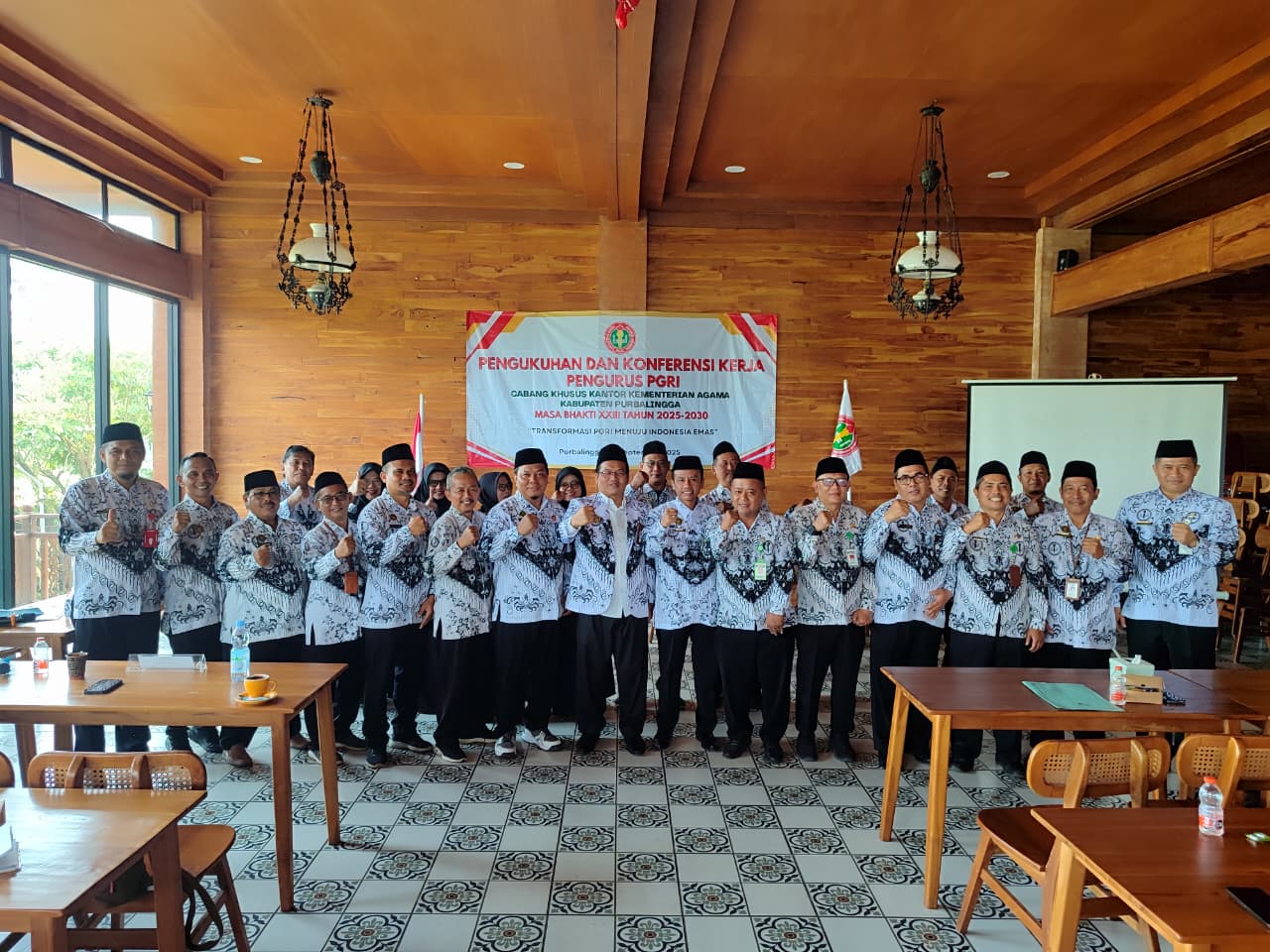 Kepala Kemenag Hadiri Pengukuhan dan Konferensi Kerja PGRI Cabsus Kemenag Purbalingga