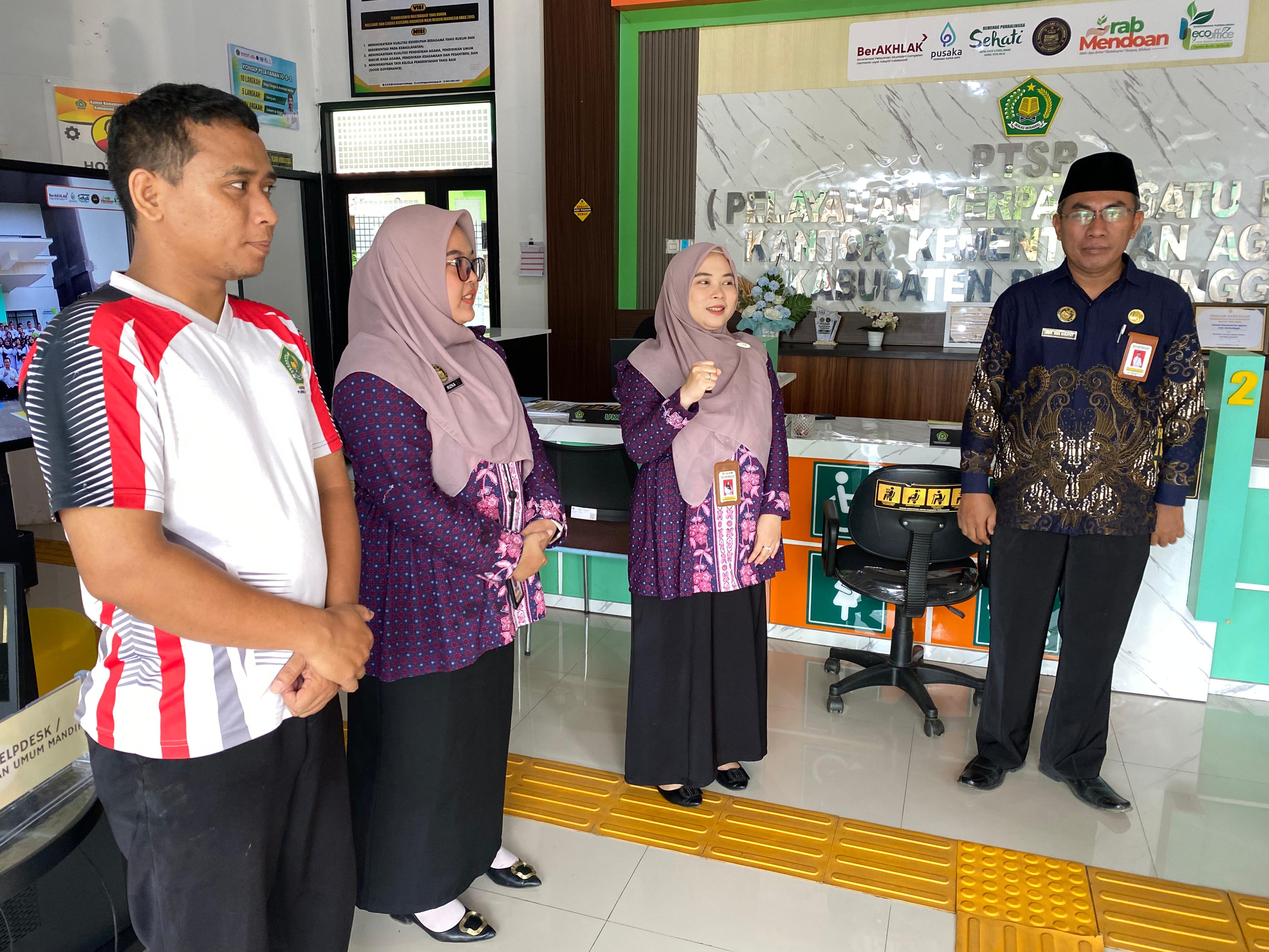 Briefing petugas PTSP maksimalkan pelayanan