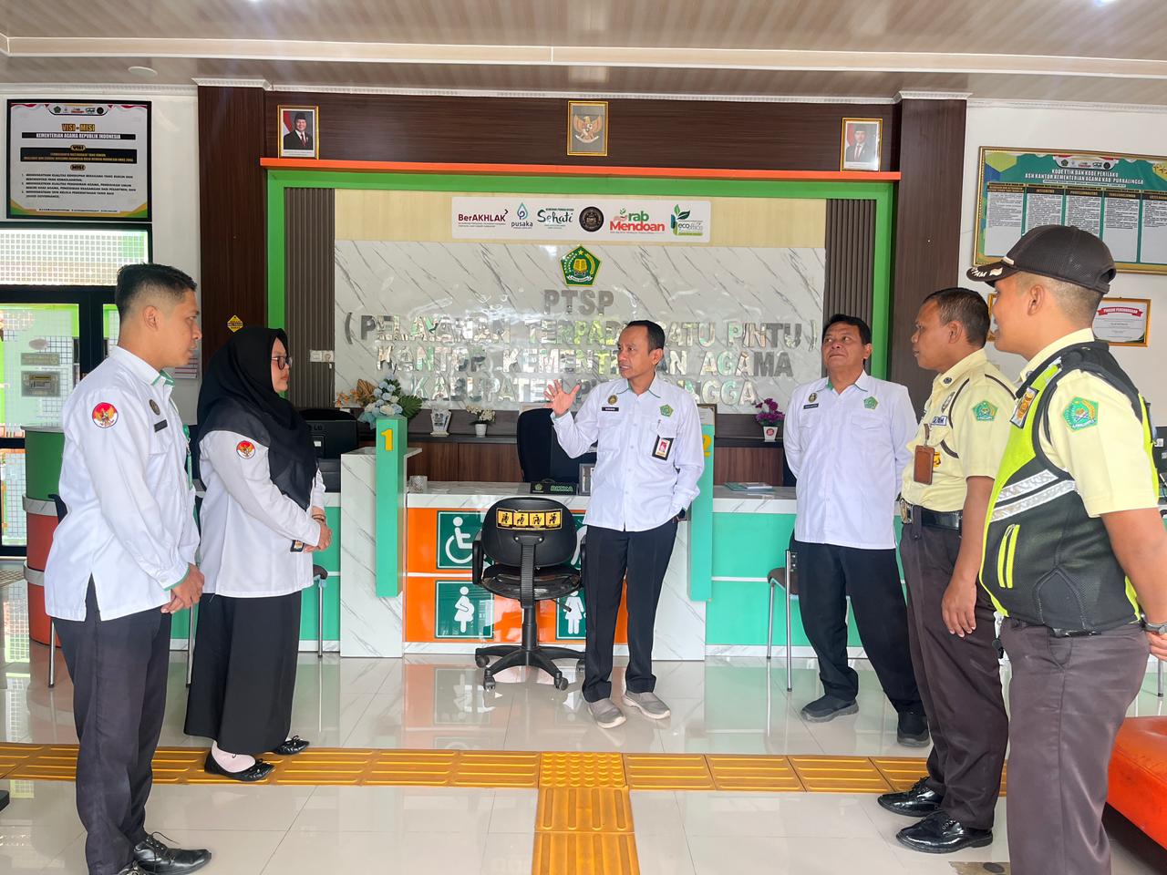 Briefing pagi PTSP Kankemenag Purbalingga