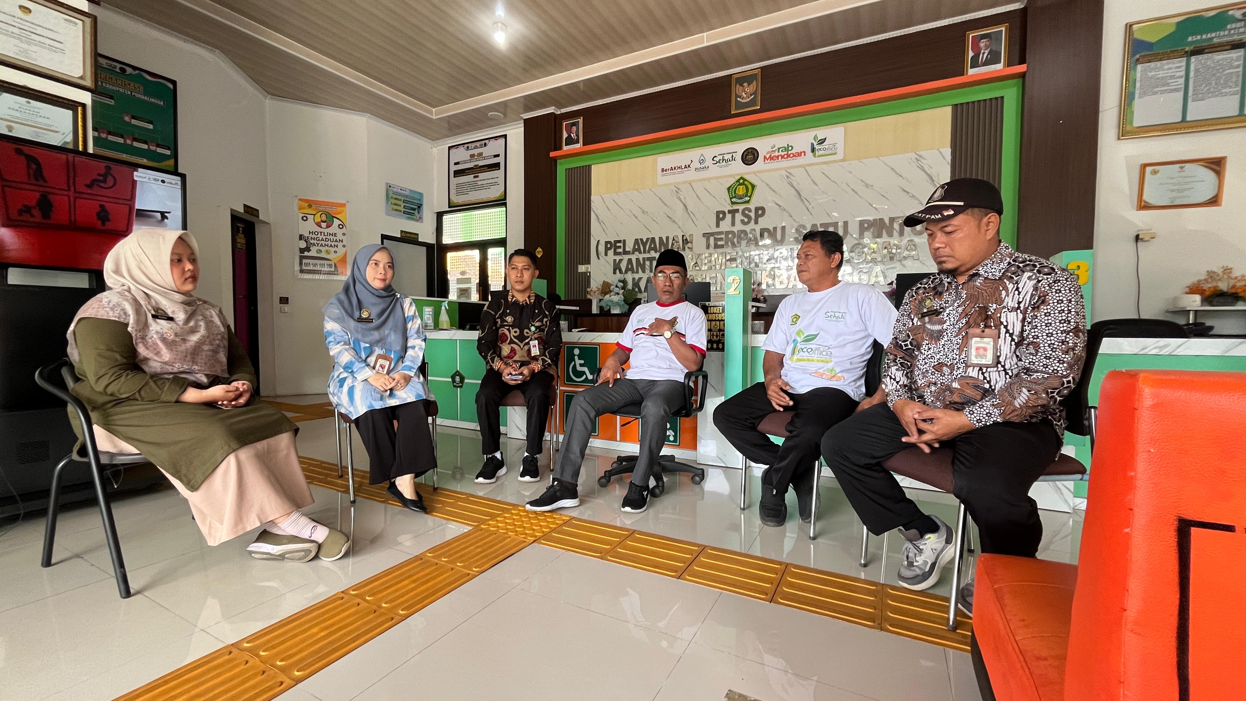 Briefing pagi, seyum pelayanan cerminan keikhlasan