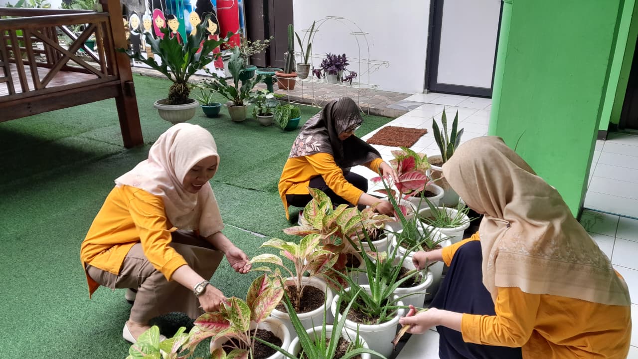 Peringati Hari Pohon Sedunia