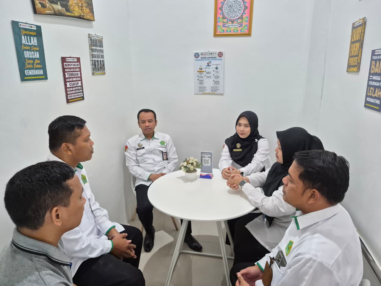 Suasana baru briefing petugas PTSP