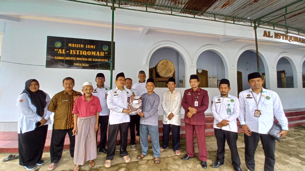 Salurkan bantuan untuk masjid terdampak tanah bergerak
