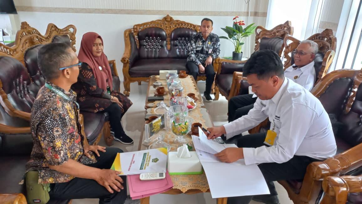 Serah terima hasil ukur tanah wakaf