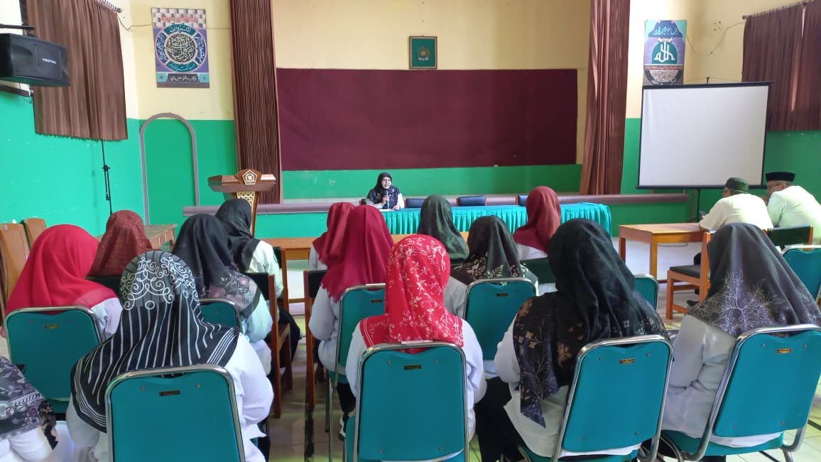 Pengajian Selasa pagi menyikapi bencana dalams udut pandang agama