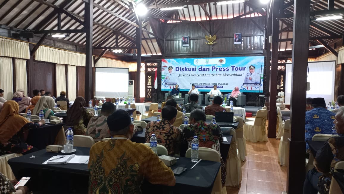 Diskusi dan press tour jrnalistik mencerahkan