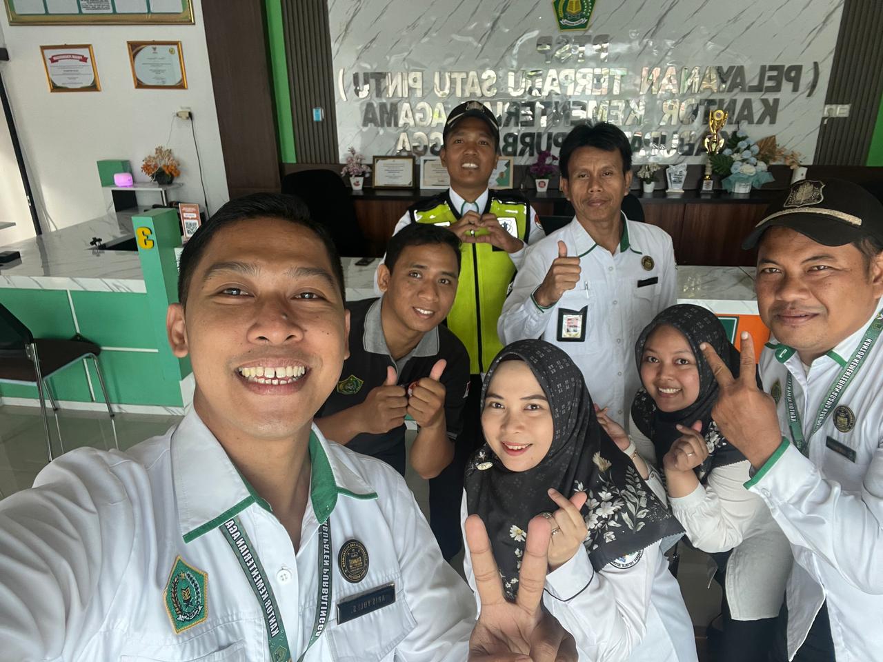 Briefing pagi PTSP bersama Kasi Penma Wisnu Sudarman