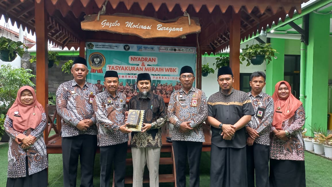 Ponpes Tunas Ilmu serhkan mushaf Al-Quran ke Kemenag Purbalingga