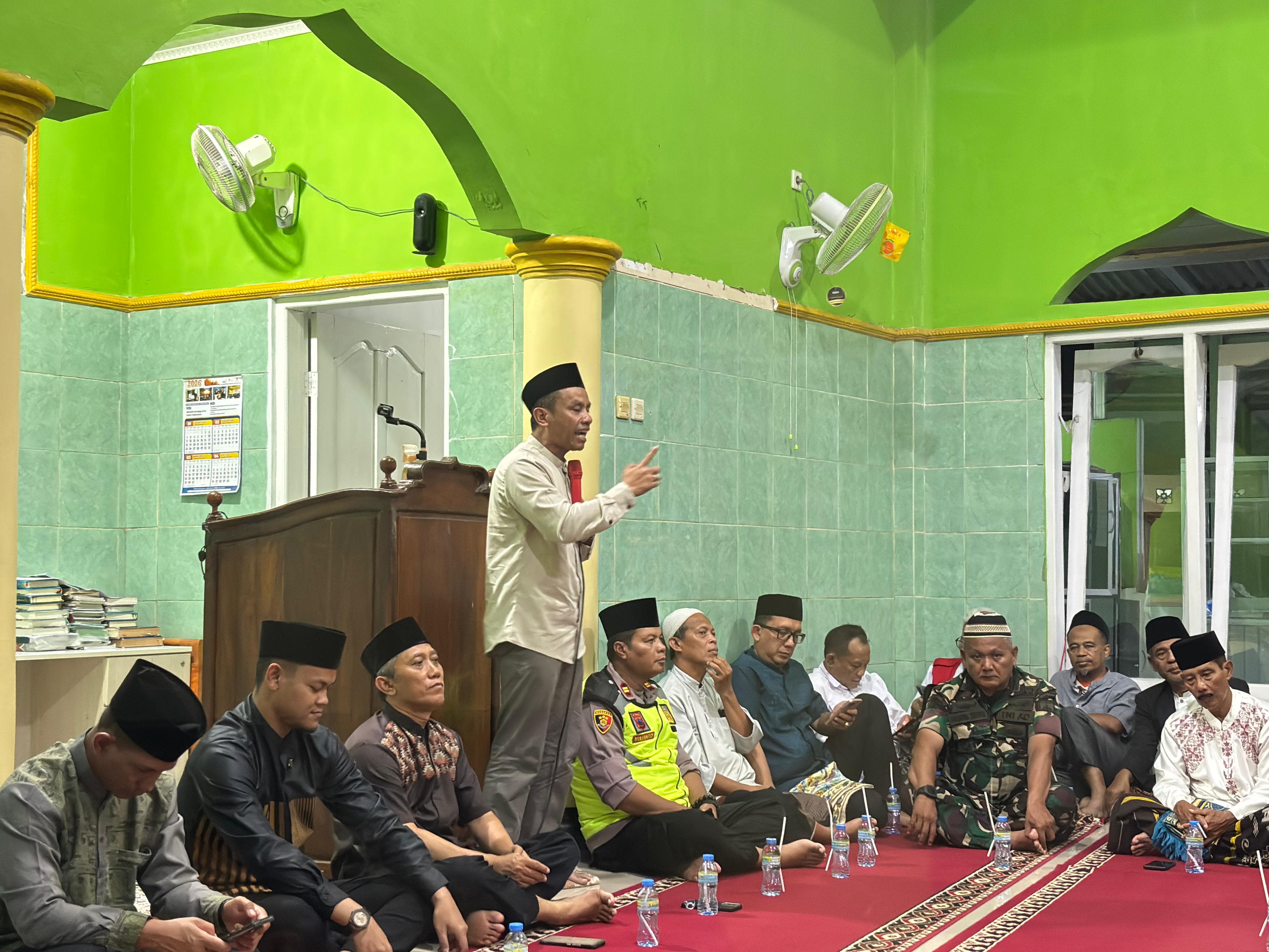Kasubag TU Kankemenag Purbalingga Sampaikan Tausiyah pada Tarawih Keliling Pemkab