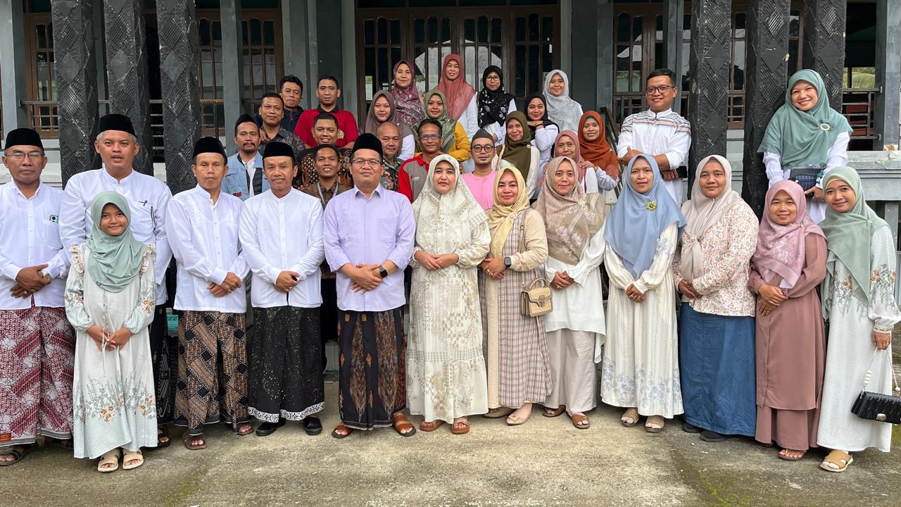 Halalbihalal ke rumah Kakan Kemenag Purbalingga