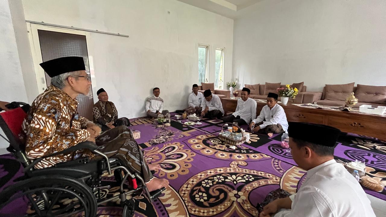 Silaturahmi ke rumah K.H. Muhammad Syafi'