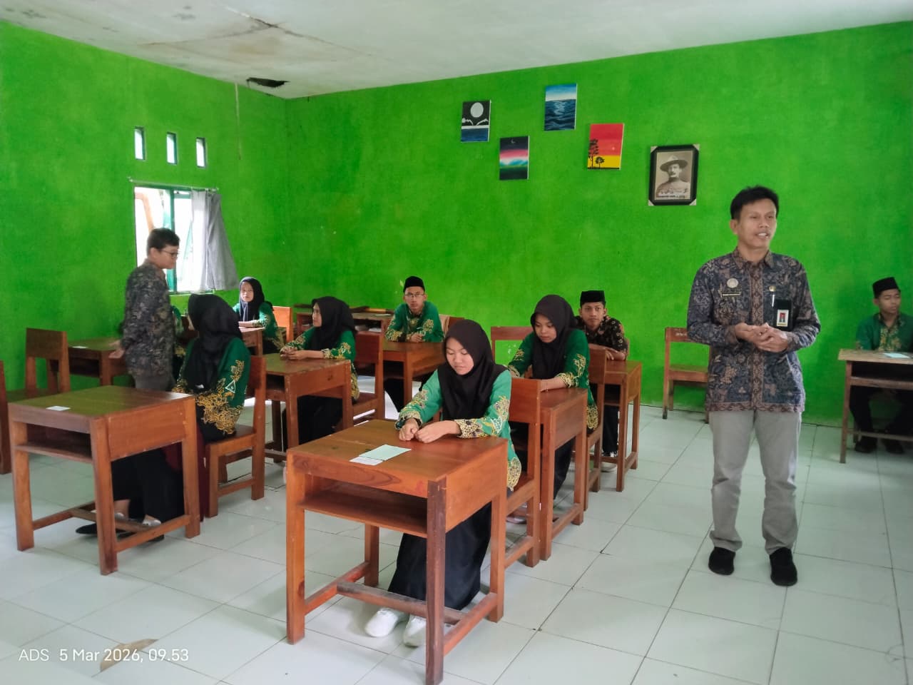 Pastikan Kelancaran Ujian Madrasah Online, Kasi Penma Kemenag Purbalingga Monitoring di MA Al Mujahadah Mrebet