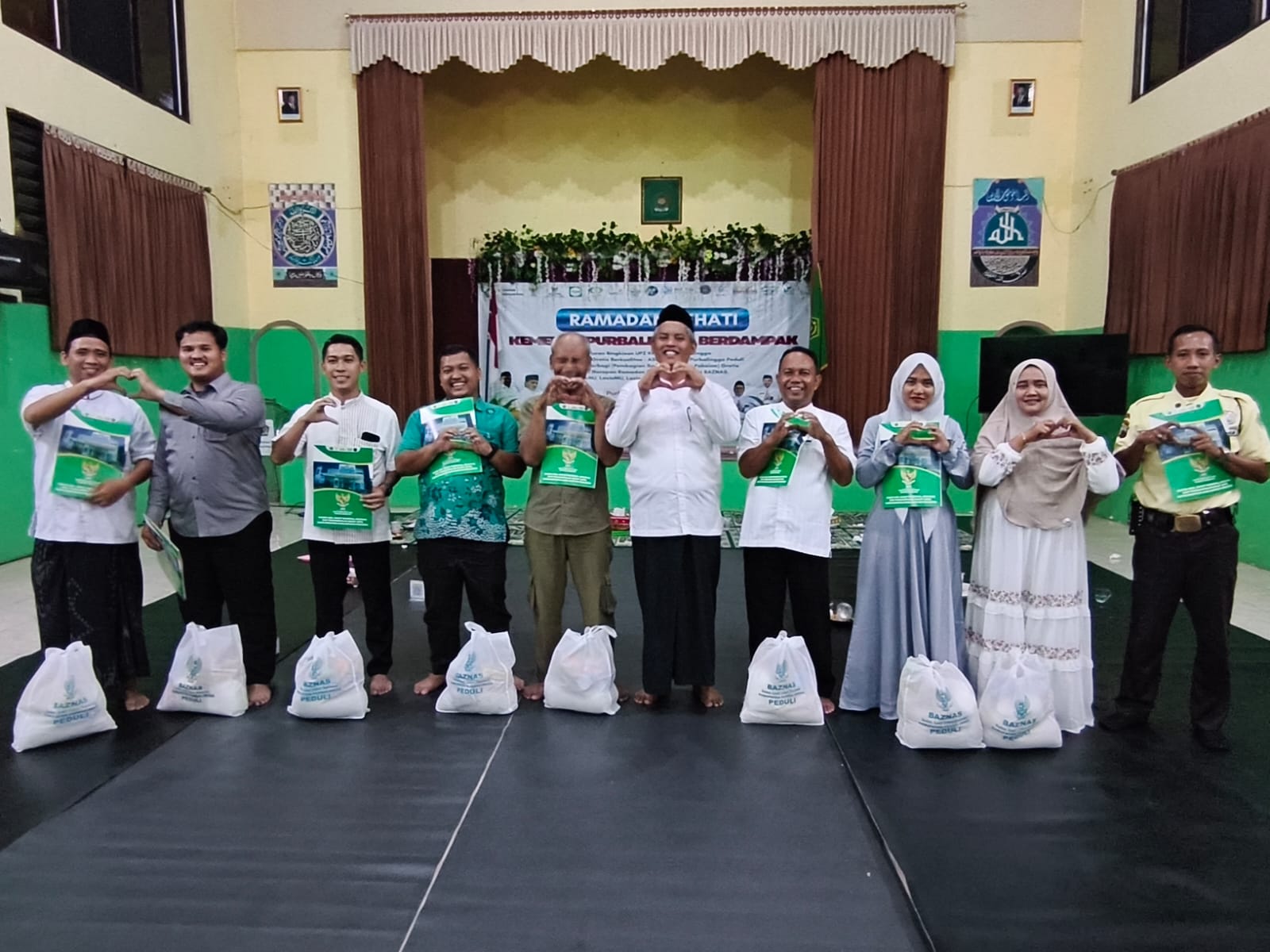 THR untuk pegawai outsourching dang siswa madrasah