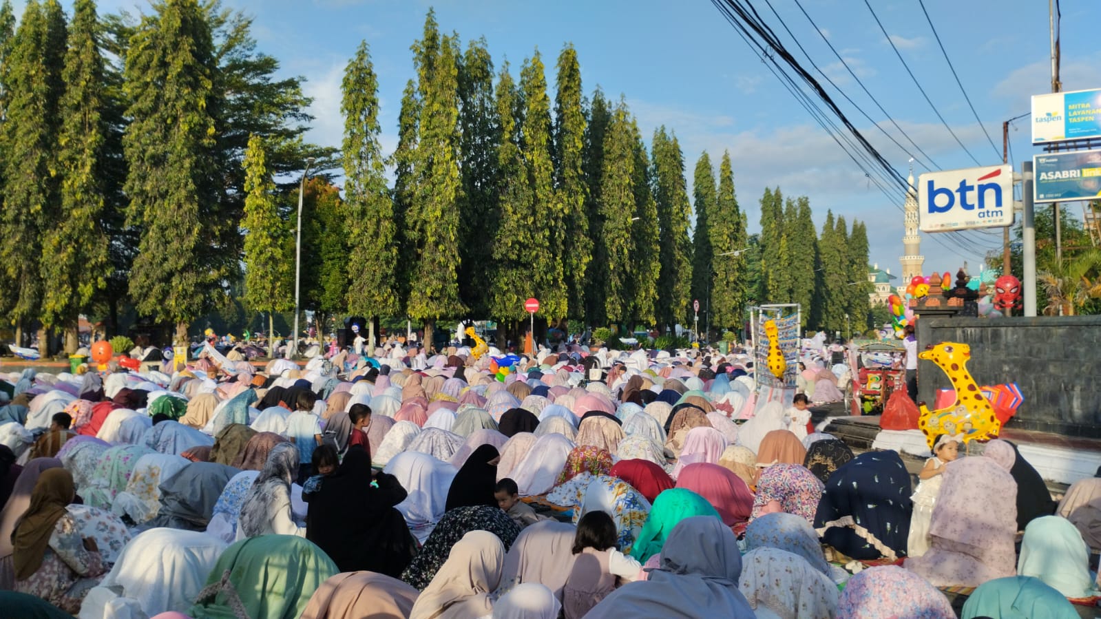 Berlangsung khidmat, salat Idulfitri jadi momentum perkuat silaturahmi dan kepedulian sosial