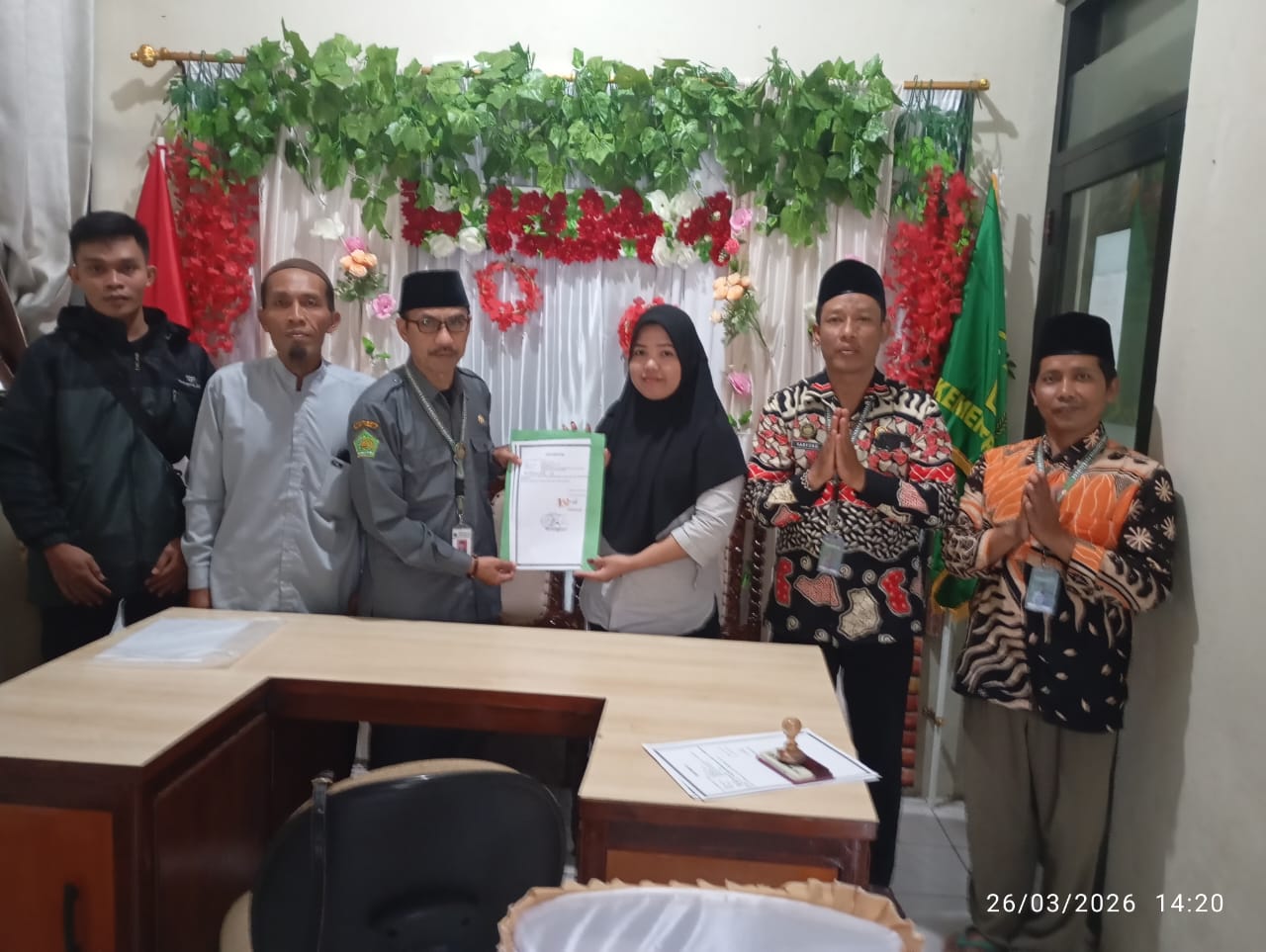 Tetap optimal di masa WFA, KUA Karangreja bimbing mualaf asal Riau