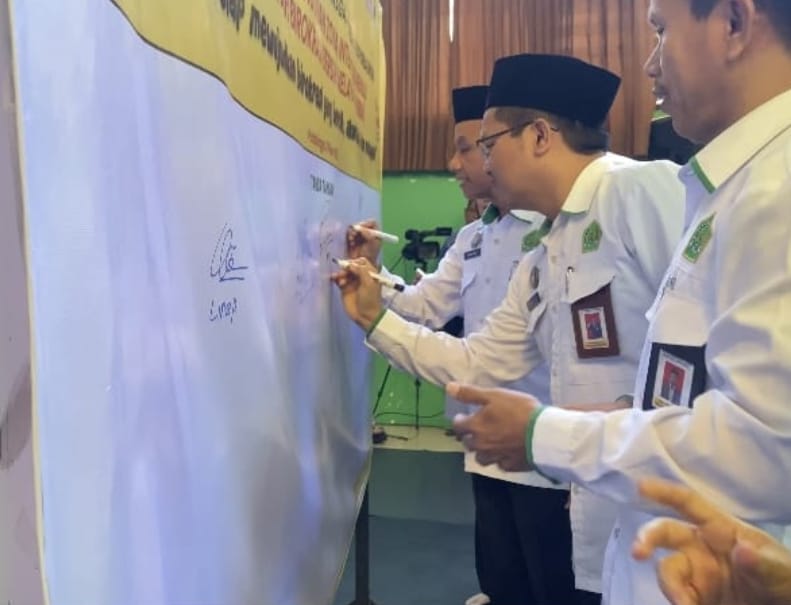 Penandatanganan Dukungan ZI WBK-WBBM 2006-2027.
