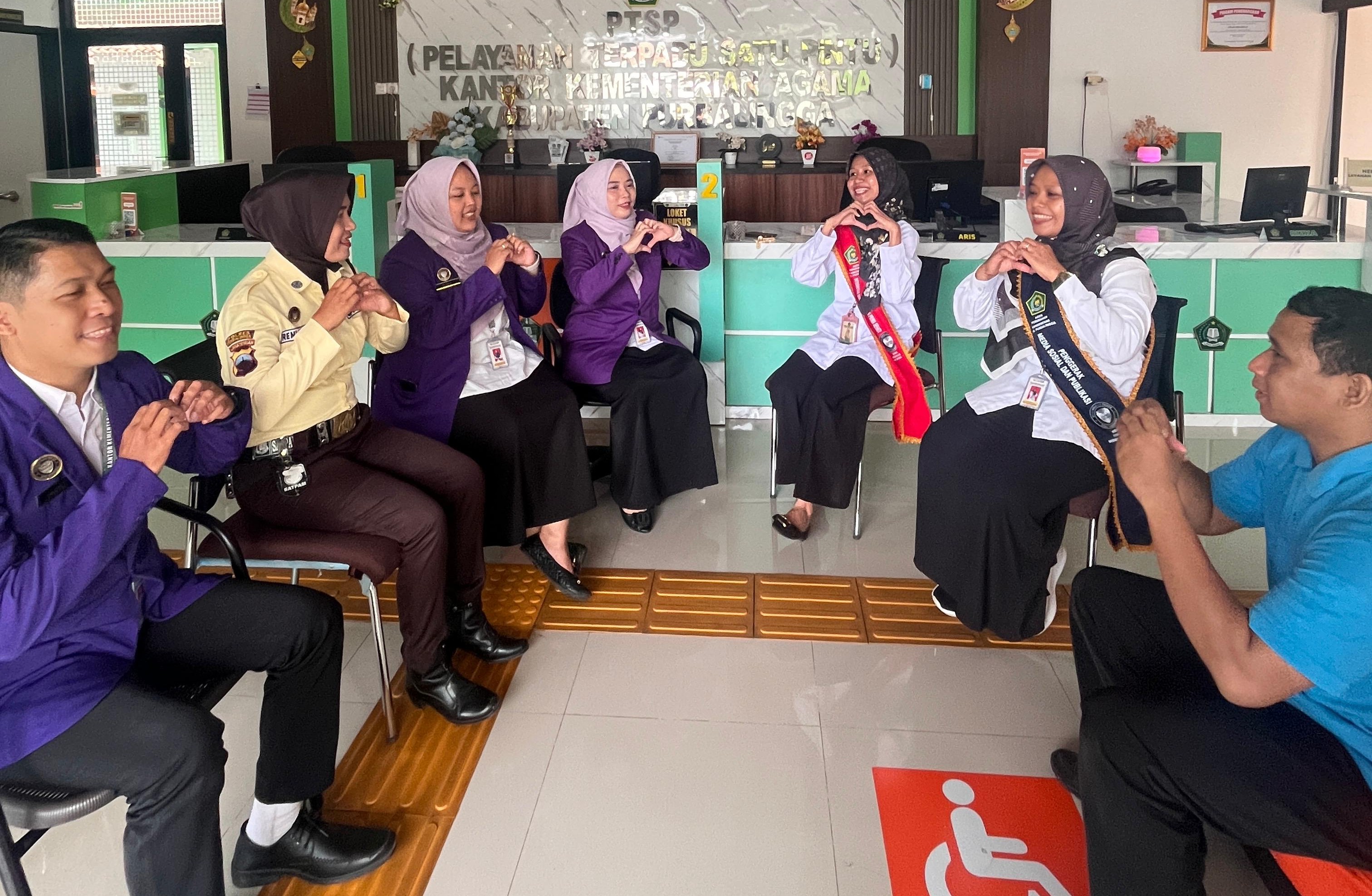 Briefing Pagi PTSP Usai Pencanangan WBBM, Agen Perubahan Tekankan Integritas dan Pelayanan Prima Sehati