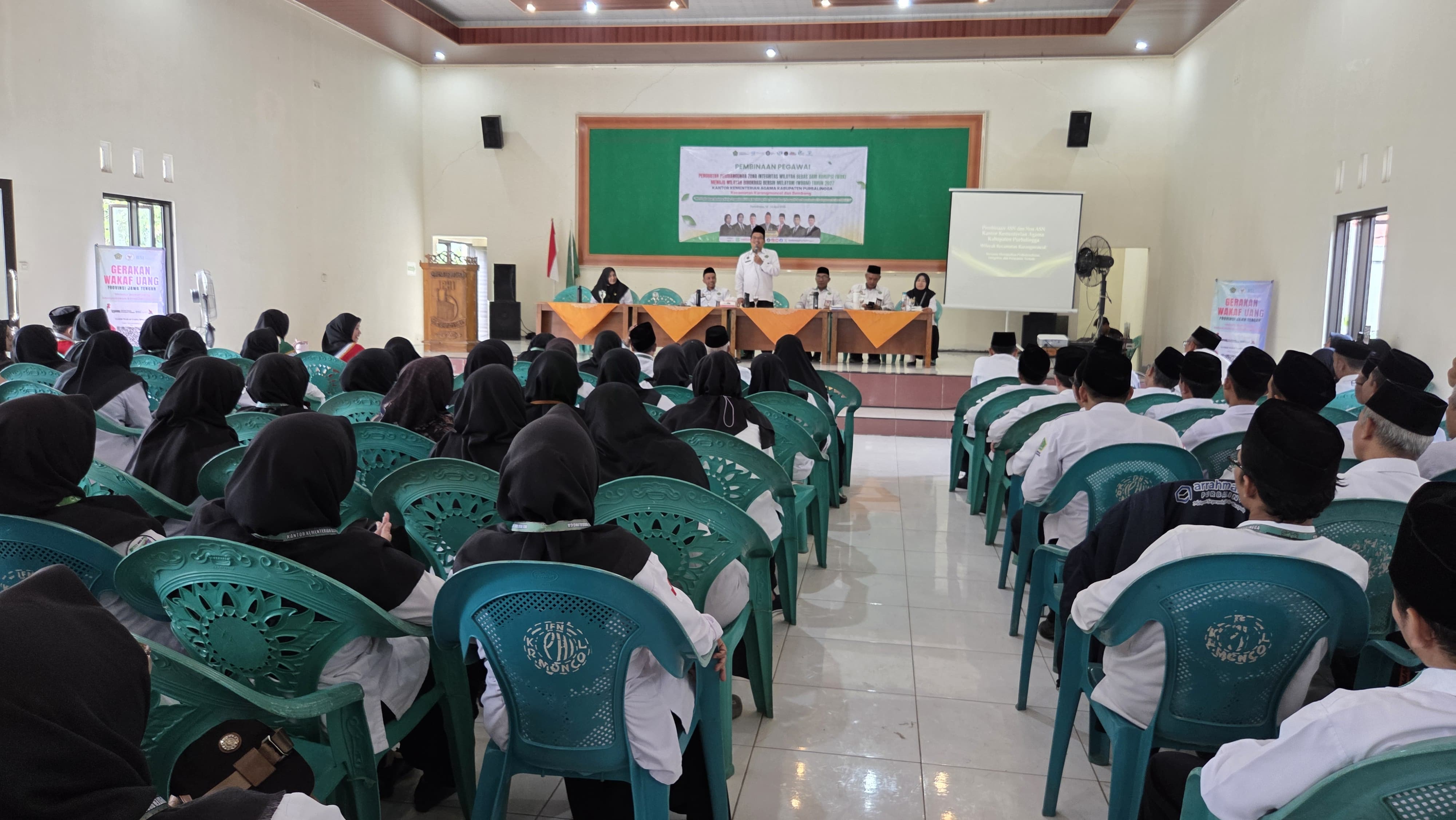 Roadshow pembinaan pegawai di Kec. Karangmoncol
