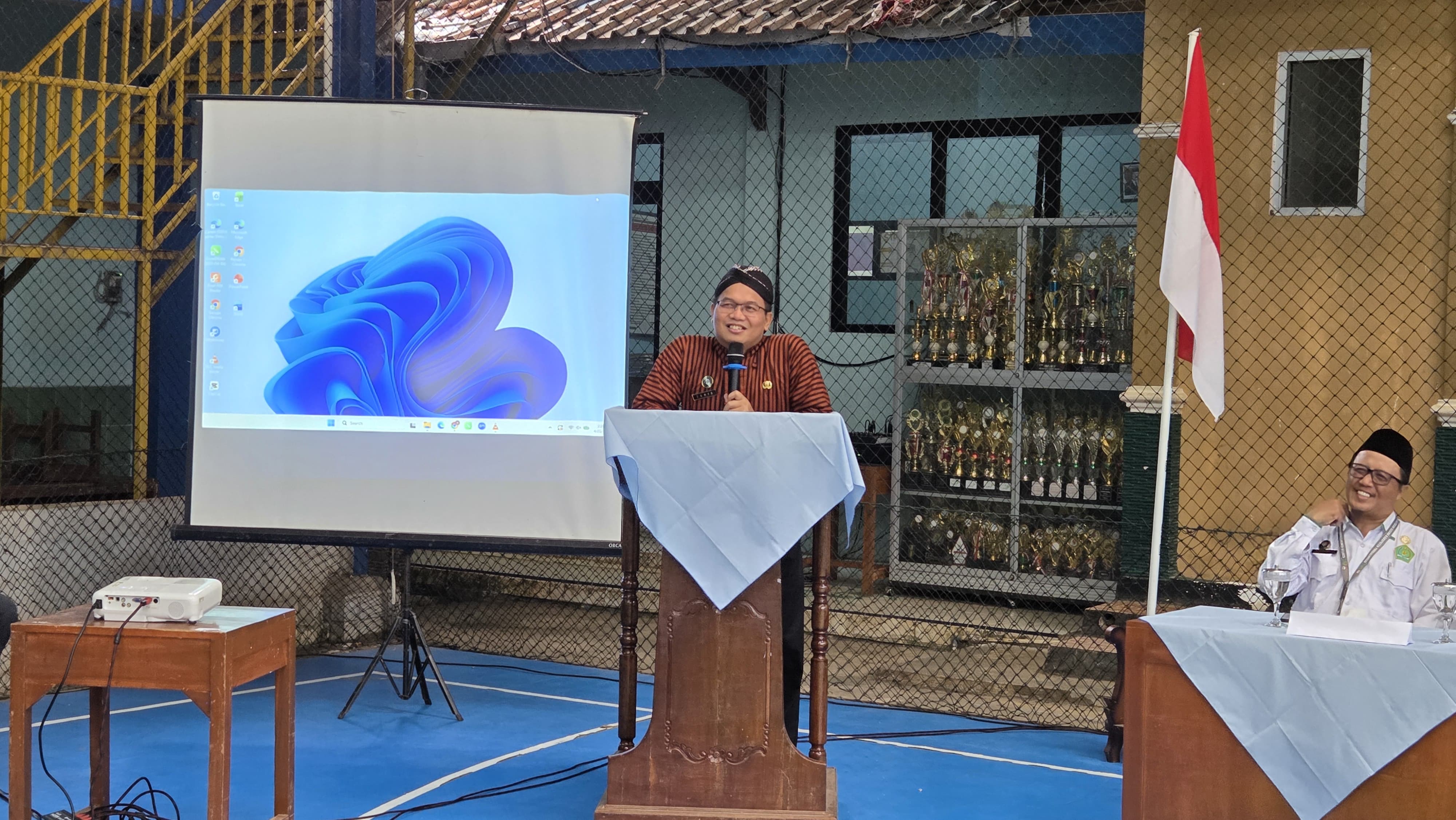 Pembinaan pegawai oleh Kakan Kemenag Zahid Khasani