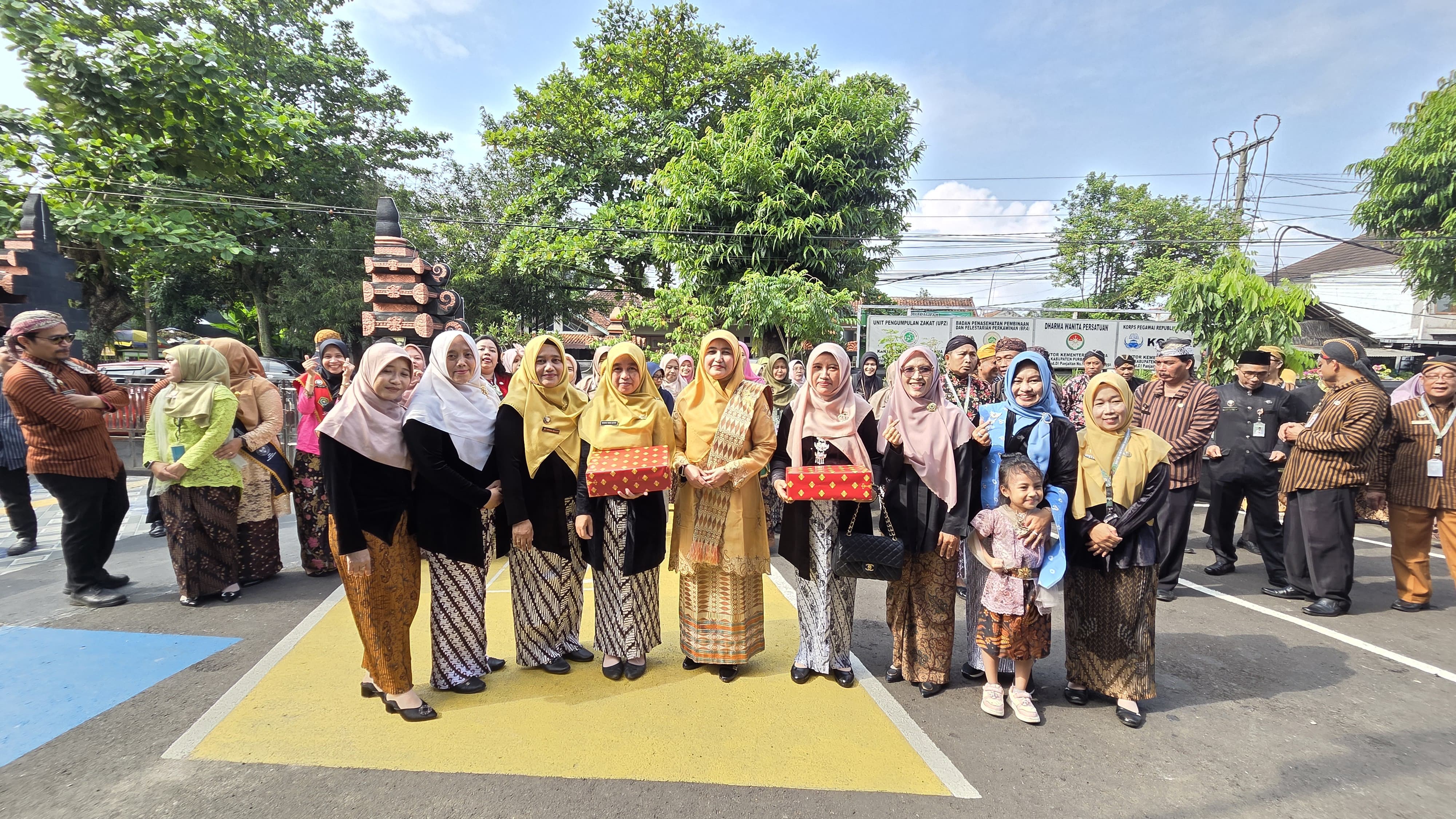 Per3mpuan berprestasi dan berintegritas dalam peringatan Hari Kartini