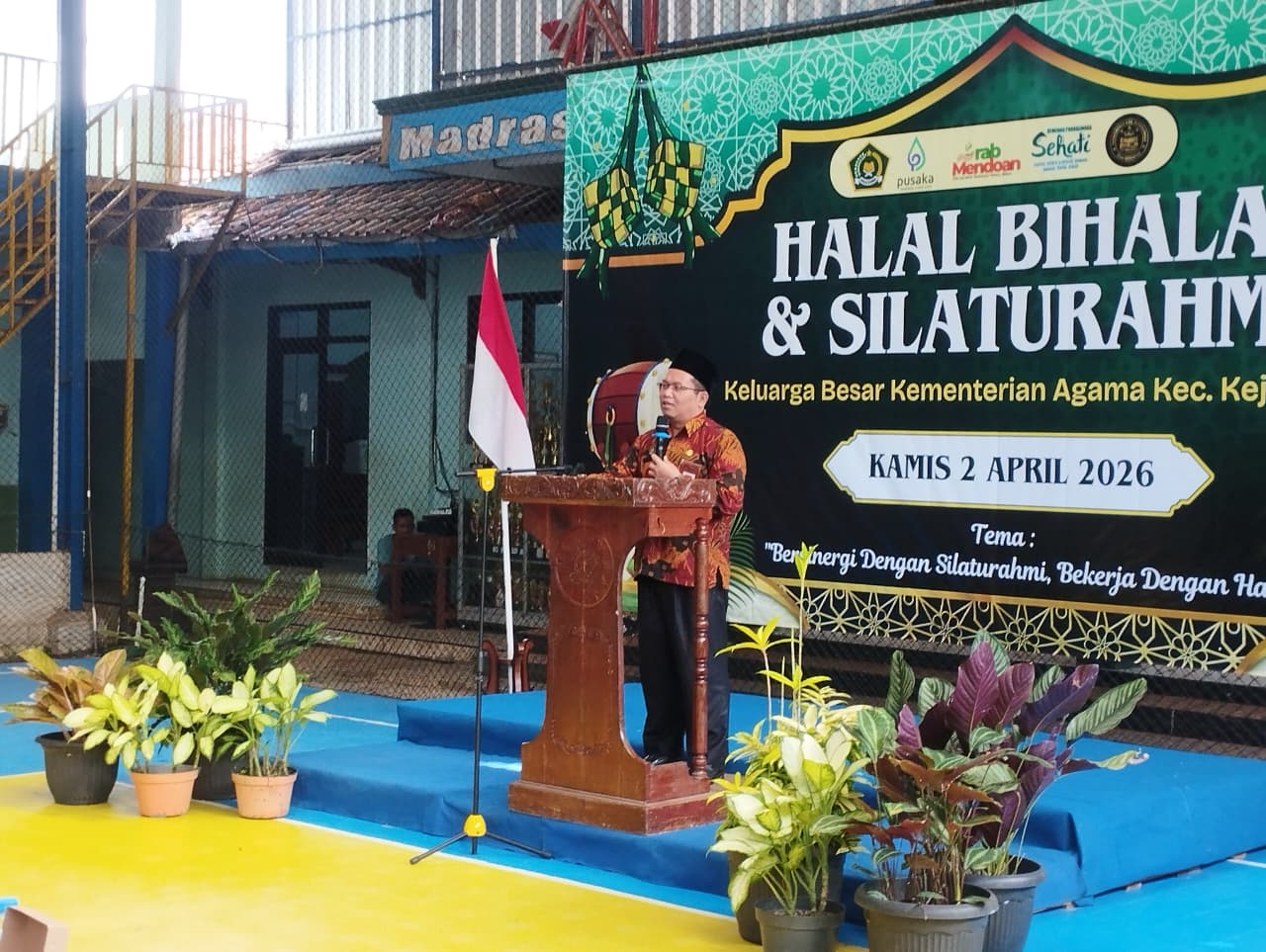 Kepala Kankemenag Purbalingga Zahid Khasani memberikan sambutan