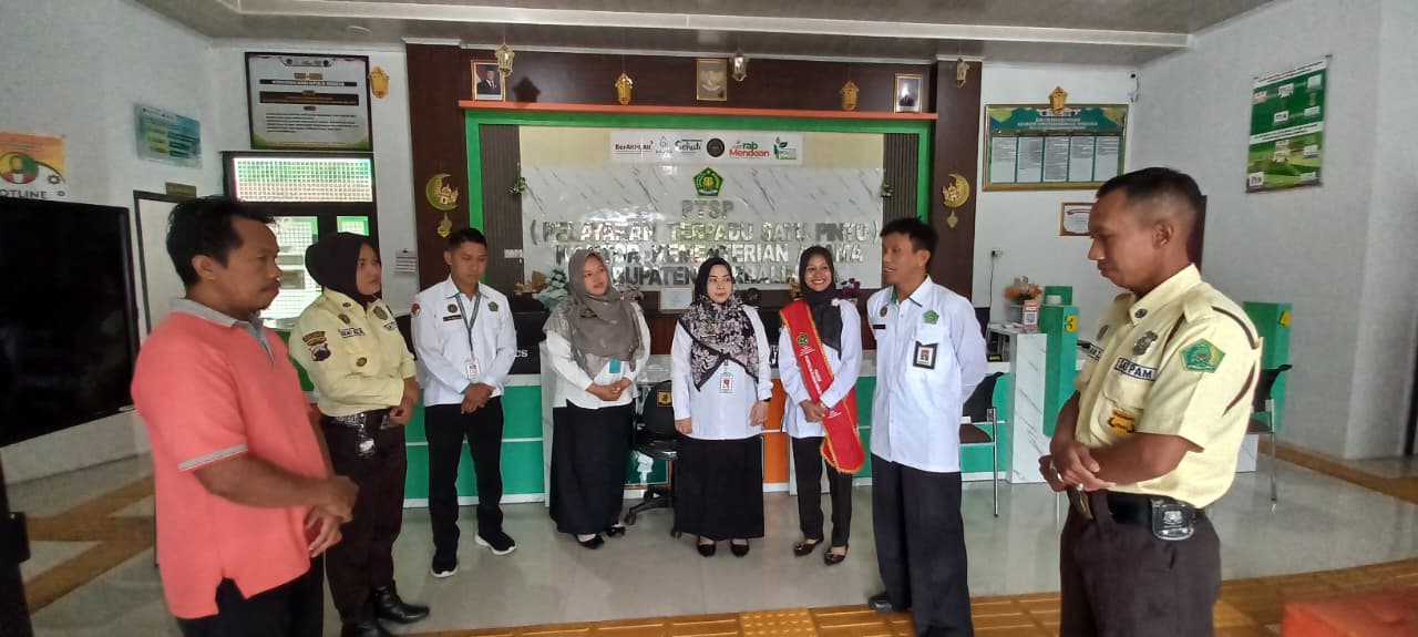 Briefing petugas PTSP Kankemenag Purbalingga liatkan agen perubahan