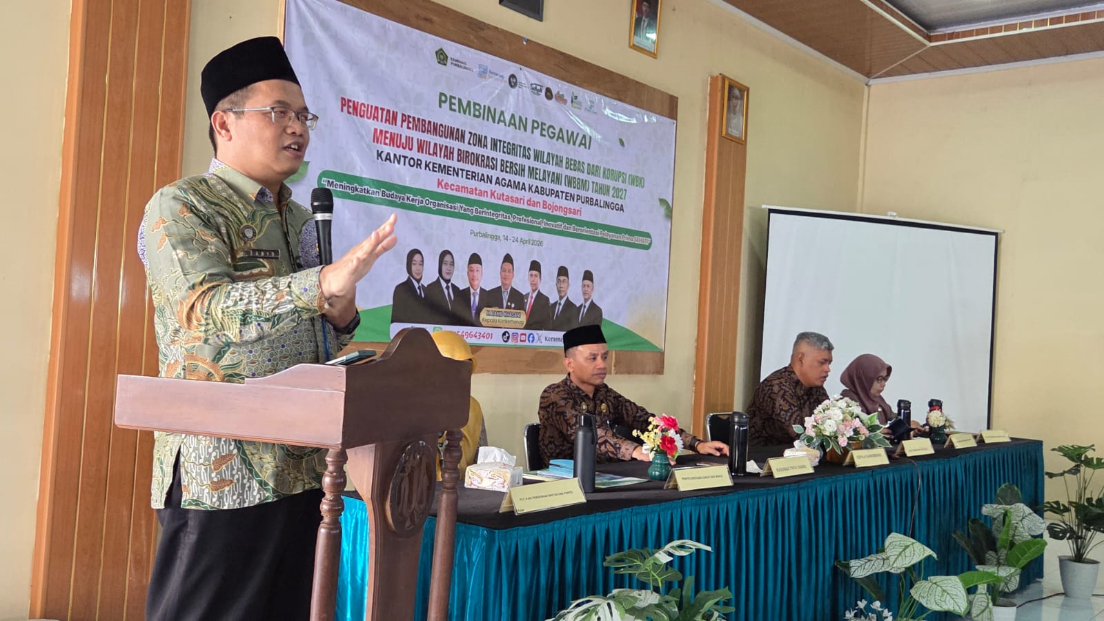 Menuju WBBM 2027, Ini Tiga Pesan Kakankemenag Zahid dalam Roadshow Pembinaan Pegawai di Kecamatan Kutasari