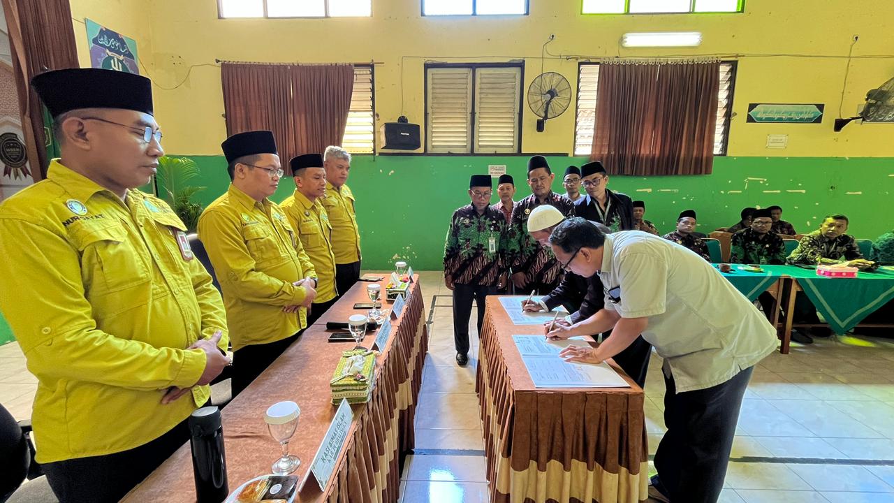 Penandatanganan Serentak SPK–SPMK KUA 2026, Kepala Kemenag Purbalingga Tegaskan Integritas dan Kualitas