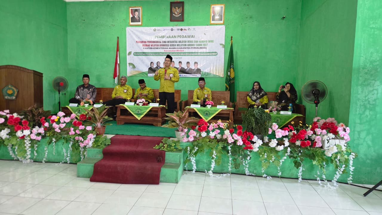 Kakankemenag Tegaskan Tiga Nilai Kunci Menuju WBBM dalam Roadshow Pembinaan Pegawai di Kecamatan Mrebet
