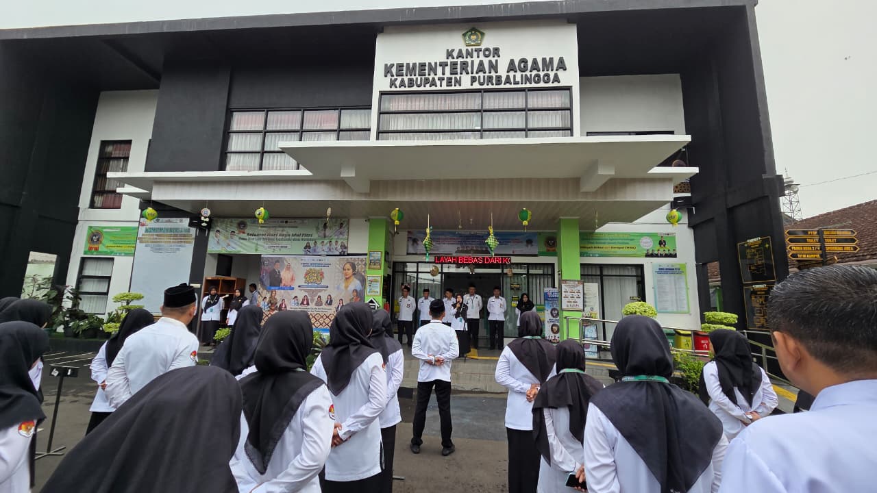 Apel pagi Kankemenag Purbalingga dengan pembina Lina Parwati