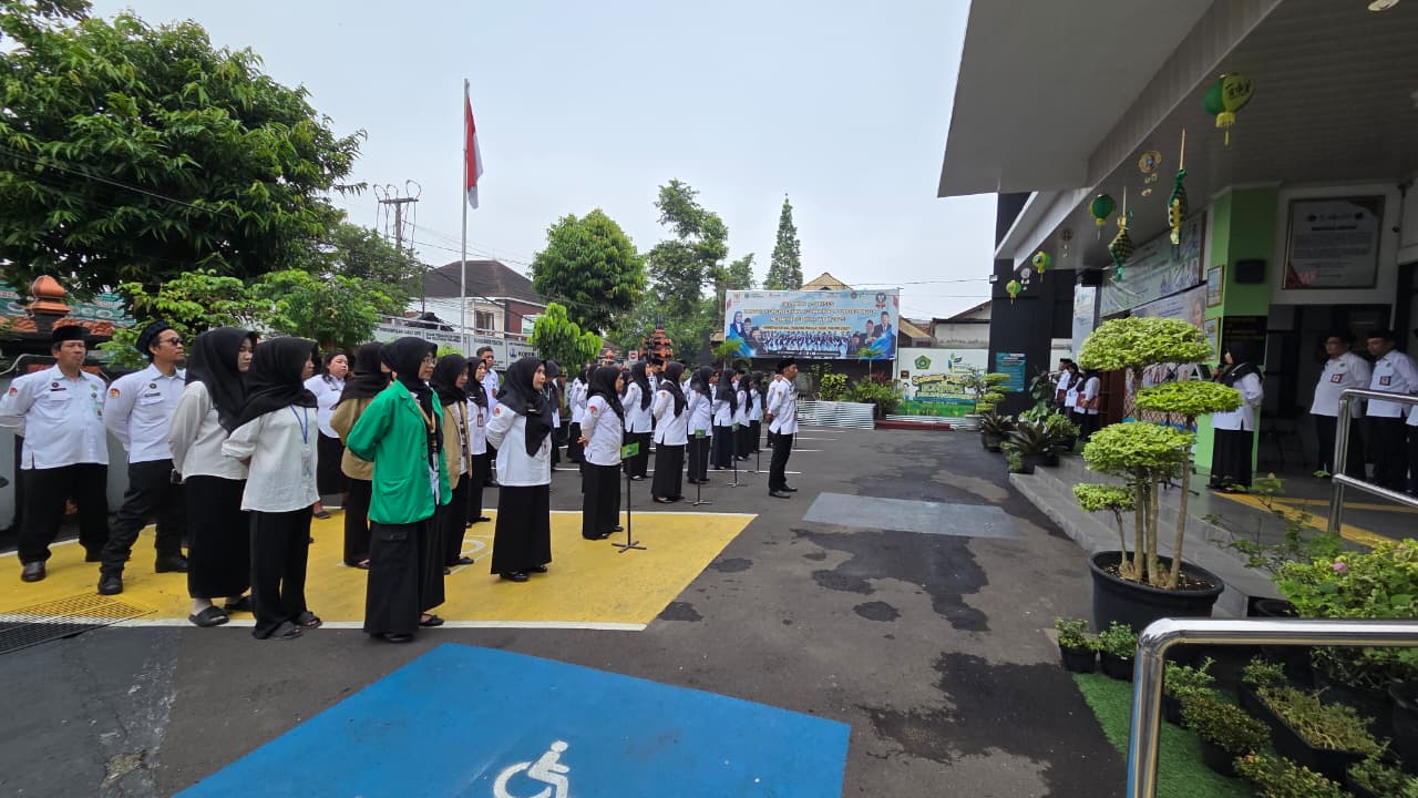 Apel pagi Lina Parwati apresiasi FO PTSP