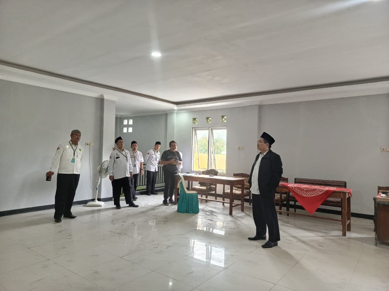 Pastikan Kualitas Sarpras, Kankemenag Purbalingga Monev Pemeliharaan Gedung KUA Kemangkon dan Kejobong