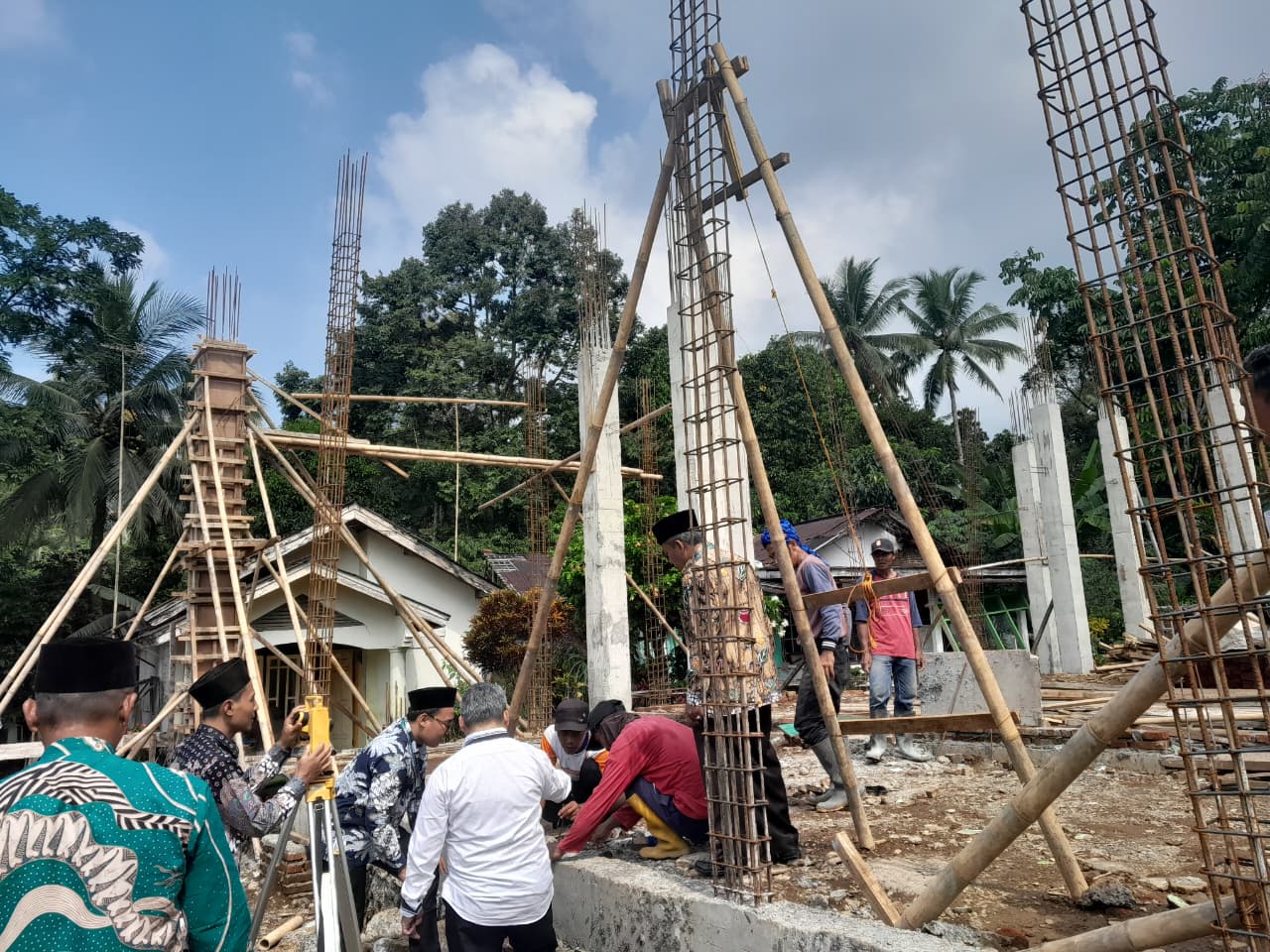Ukur arah kiblat masjid Nurul Hidayah Mrebet