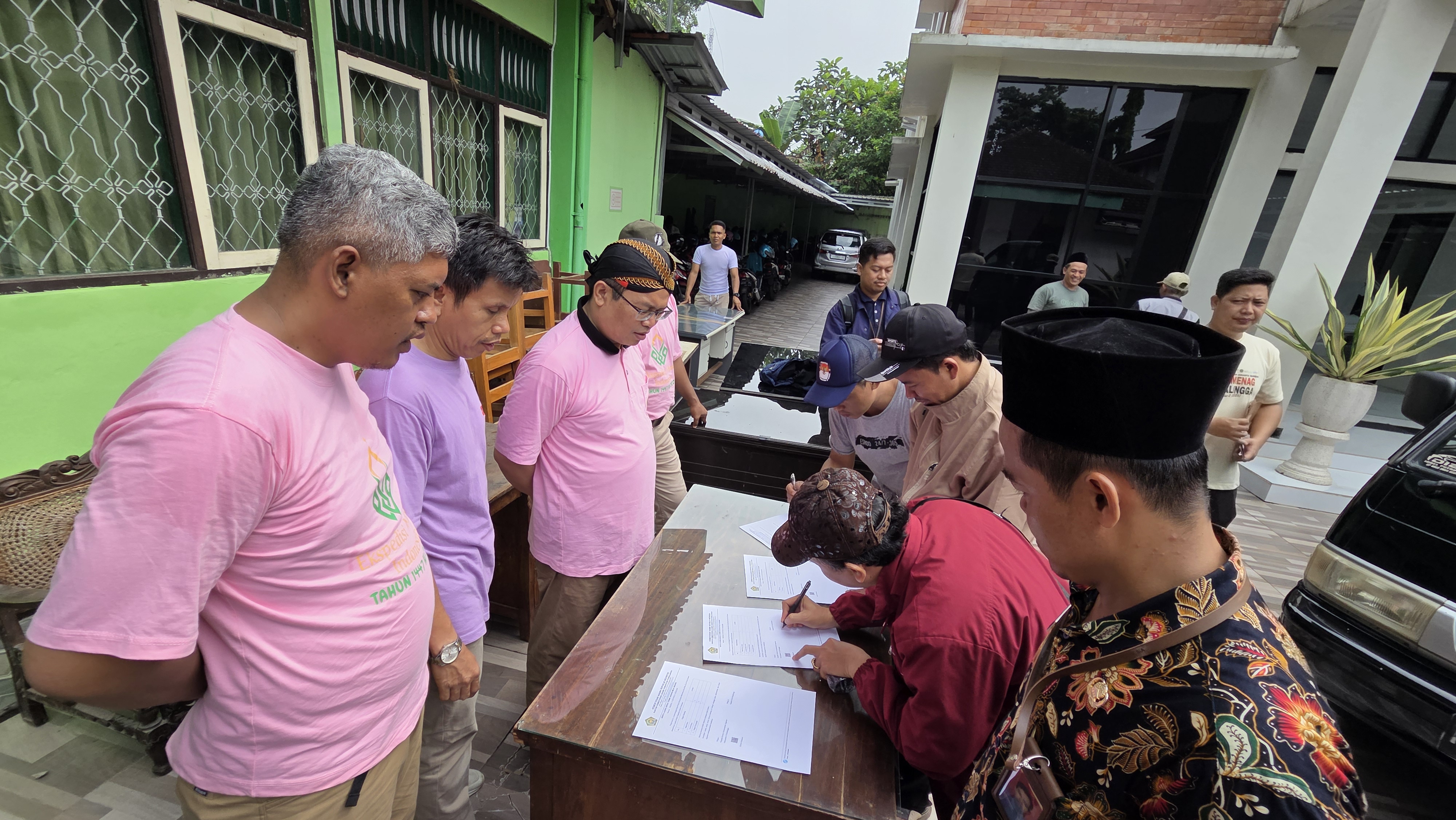 Penyerahan bantuan sarpras untuk KUA