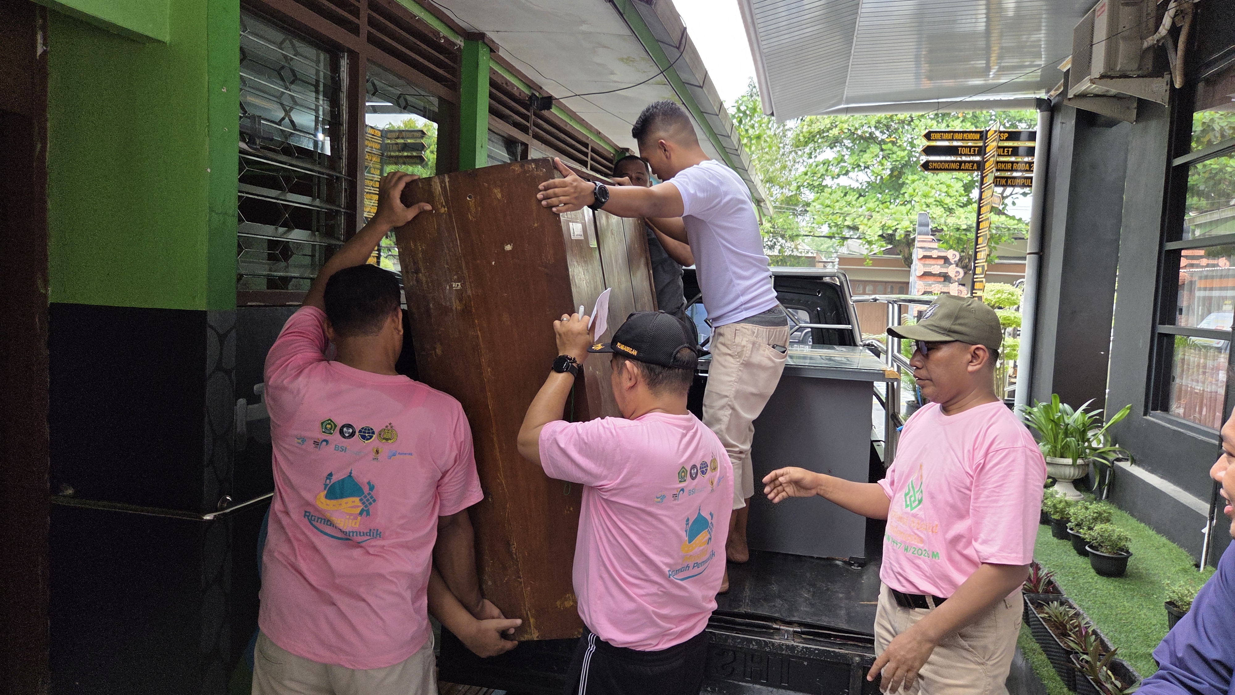 Penyerahan bantuan sarpras untuk KUA