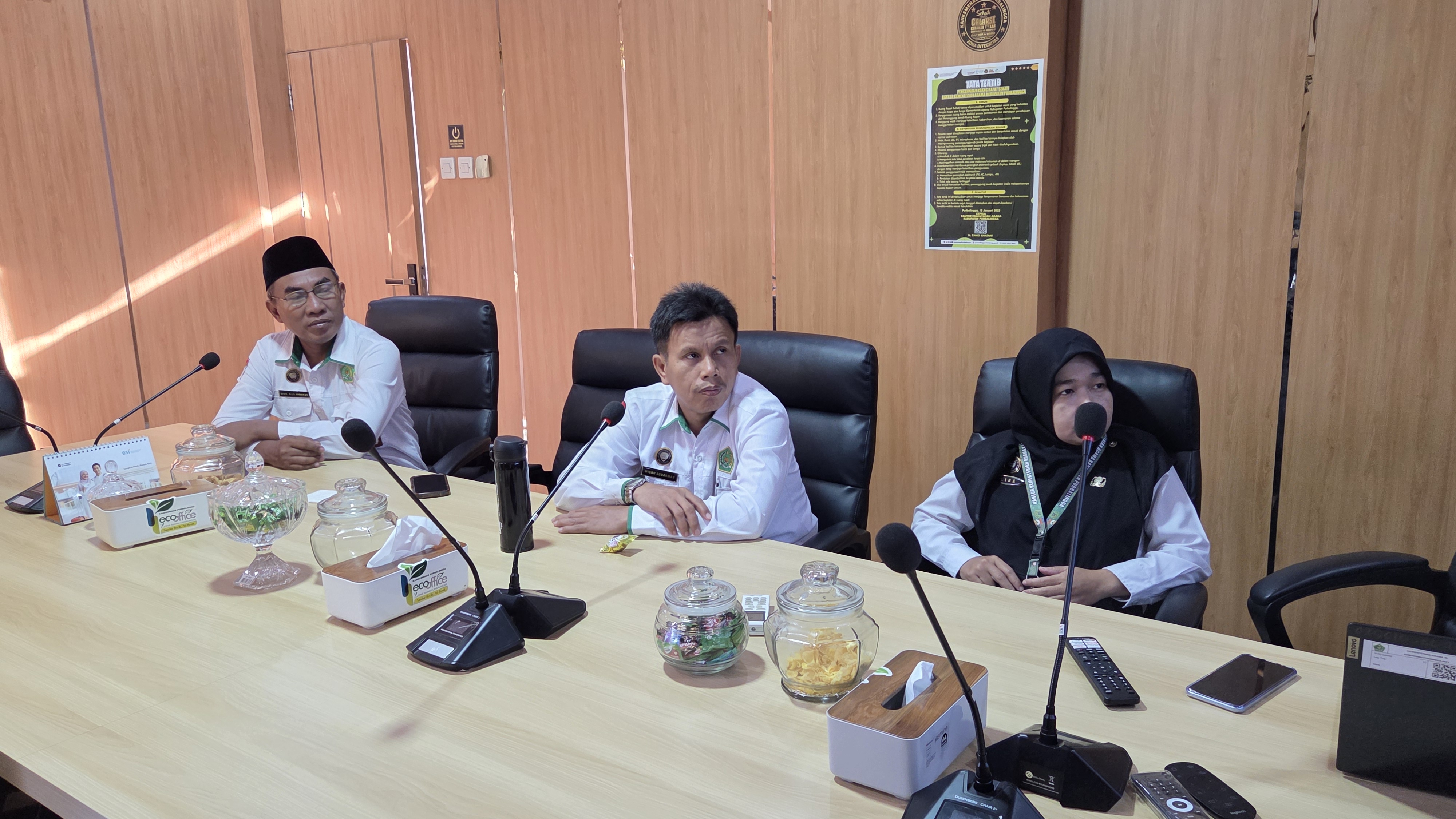 Kankemenag Purbalingga ikuti Breakfast meeting Kemenag RI