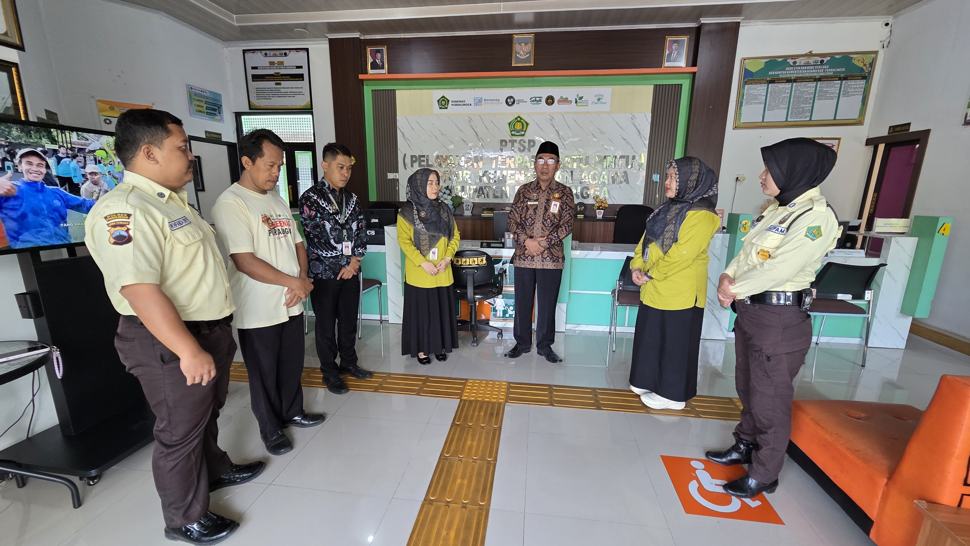 Briefing pagi PTSP Kankemenag Purbalingga