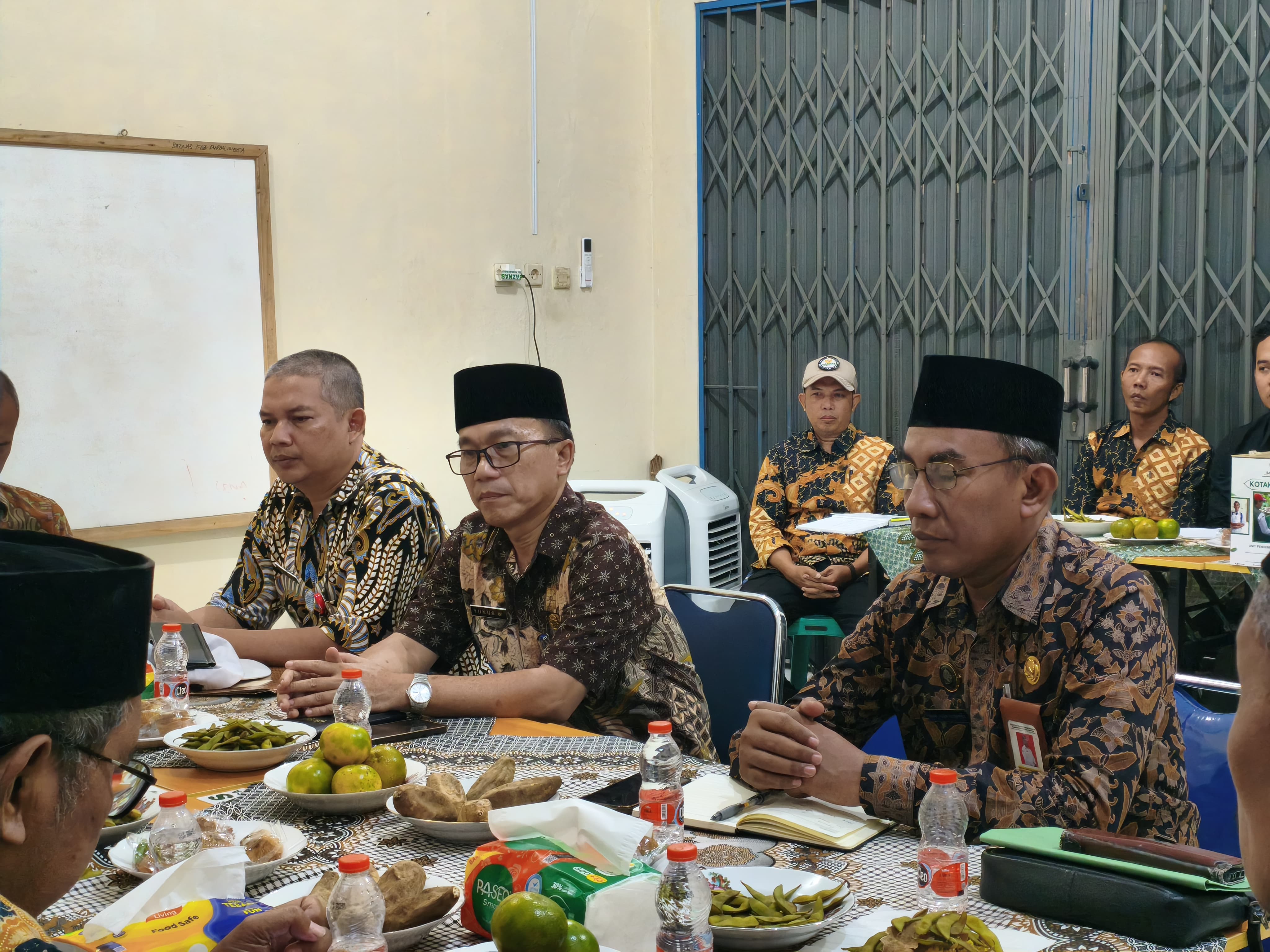 Kasi Bimas Islam Moh. Nur Hidayat ikut dalam rakor persiapan launching ZMart di Baznas Purbalingga