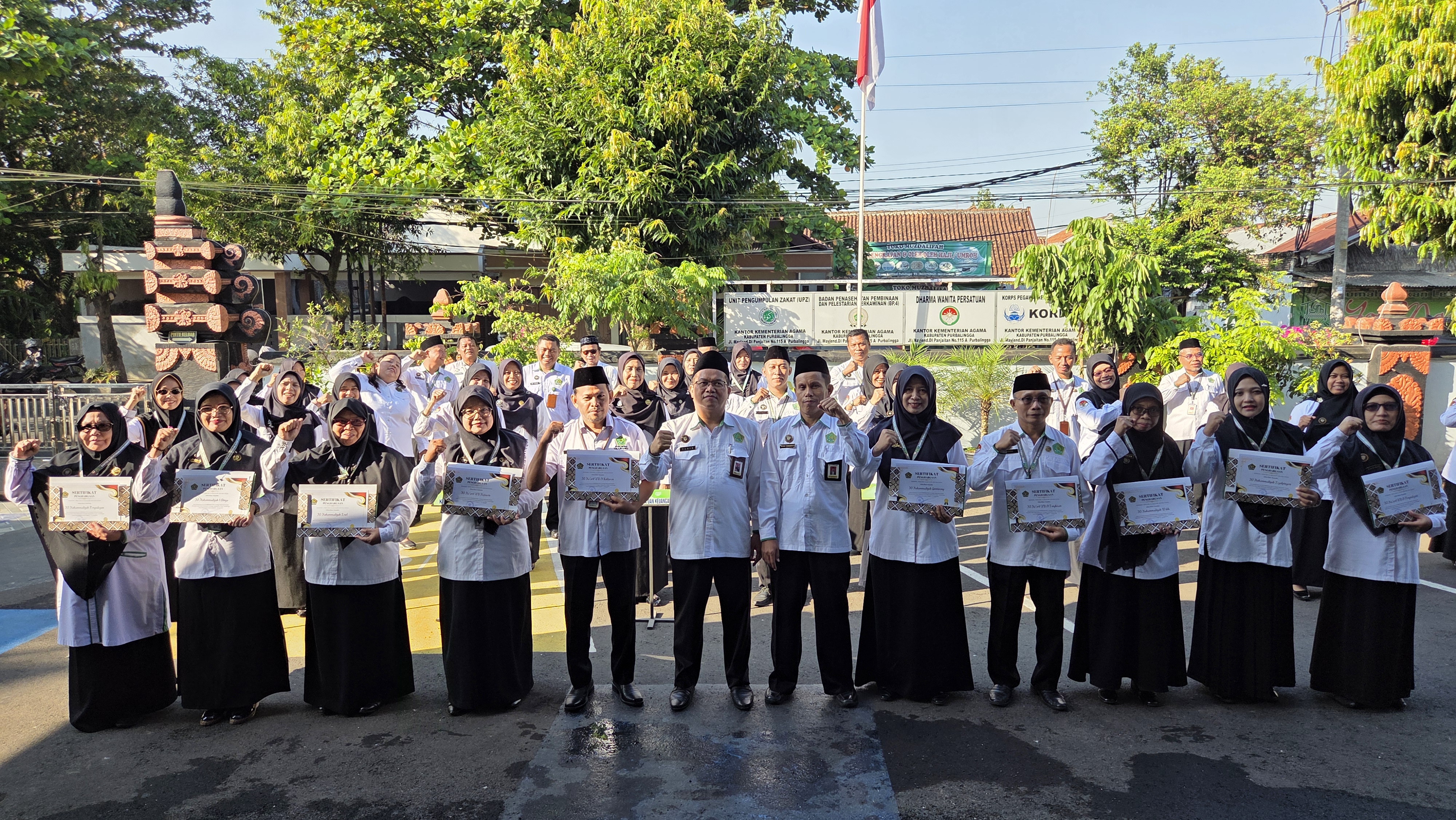 10 nilai rata-rata teringgi ujian madrasah tingkat MI se-Kabupaten Purbalingga