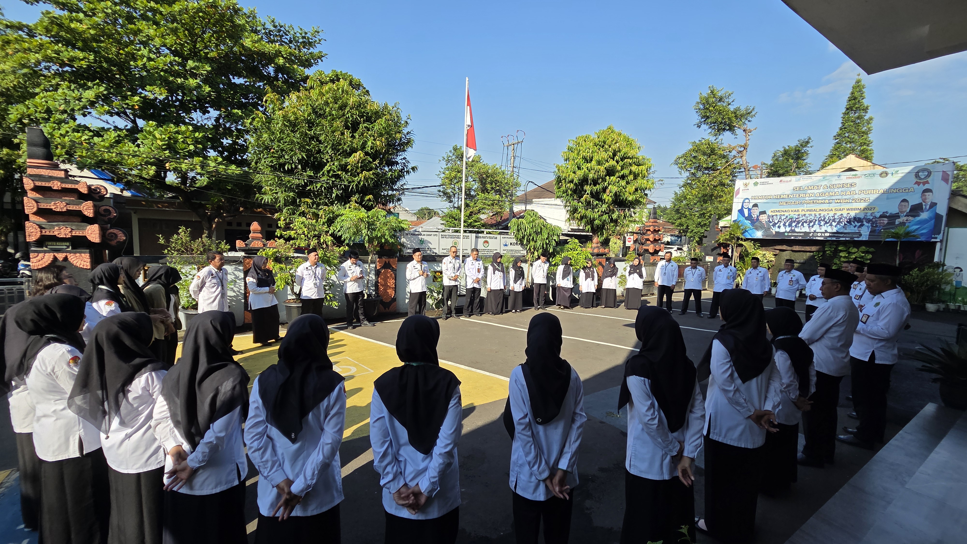 Briefing zona integritas Kankemenag Purbalingga menuju WBBM 2027 dipimpin oleh Plh. Ketua ZI Didik Wirawan