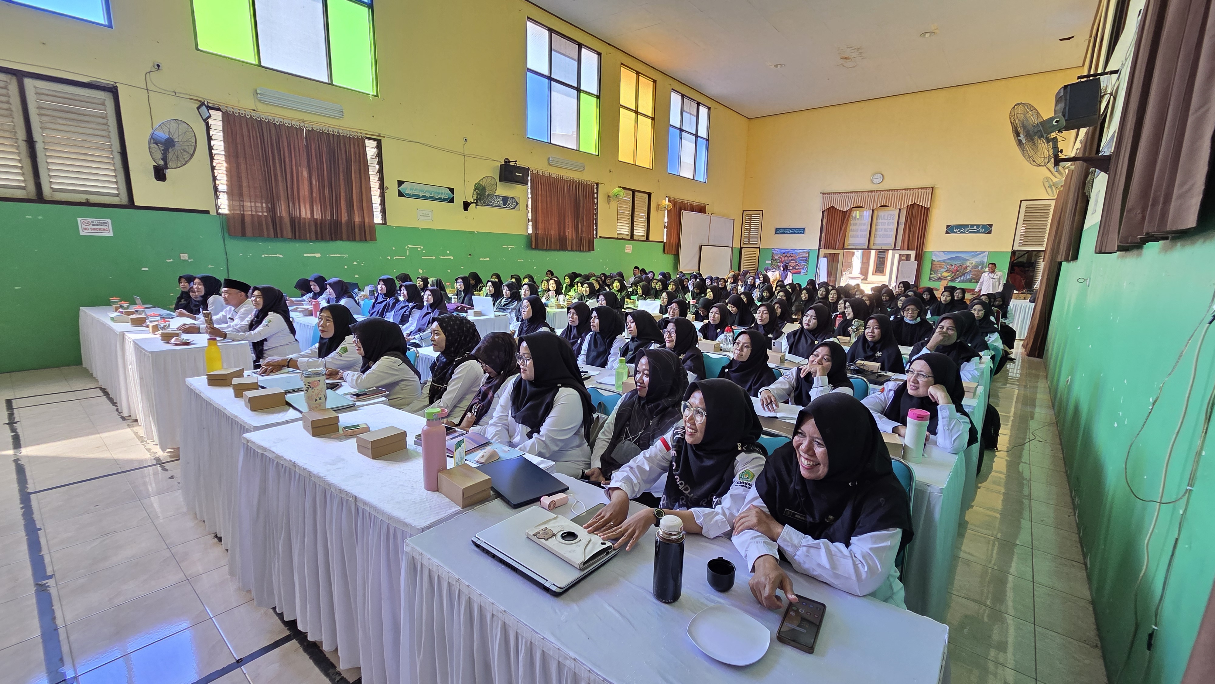 Kelompok Kerja Raudhatul Athfal (KKRA) Kabupaten Purbalingga menggelar Sosialisasi Aplikasi DEV EMIS GTK bagi kepala dan operator RA/BA/TA/DA se-Kabupaten Purbalingga di Aula Uswatun Khasanah.